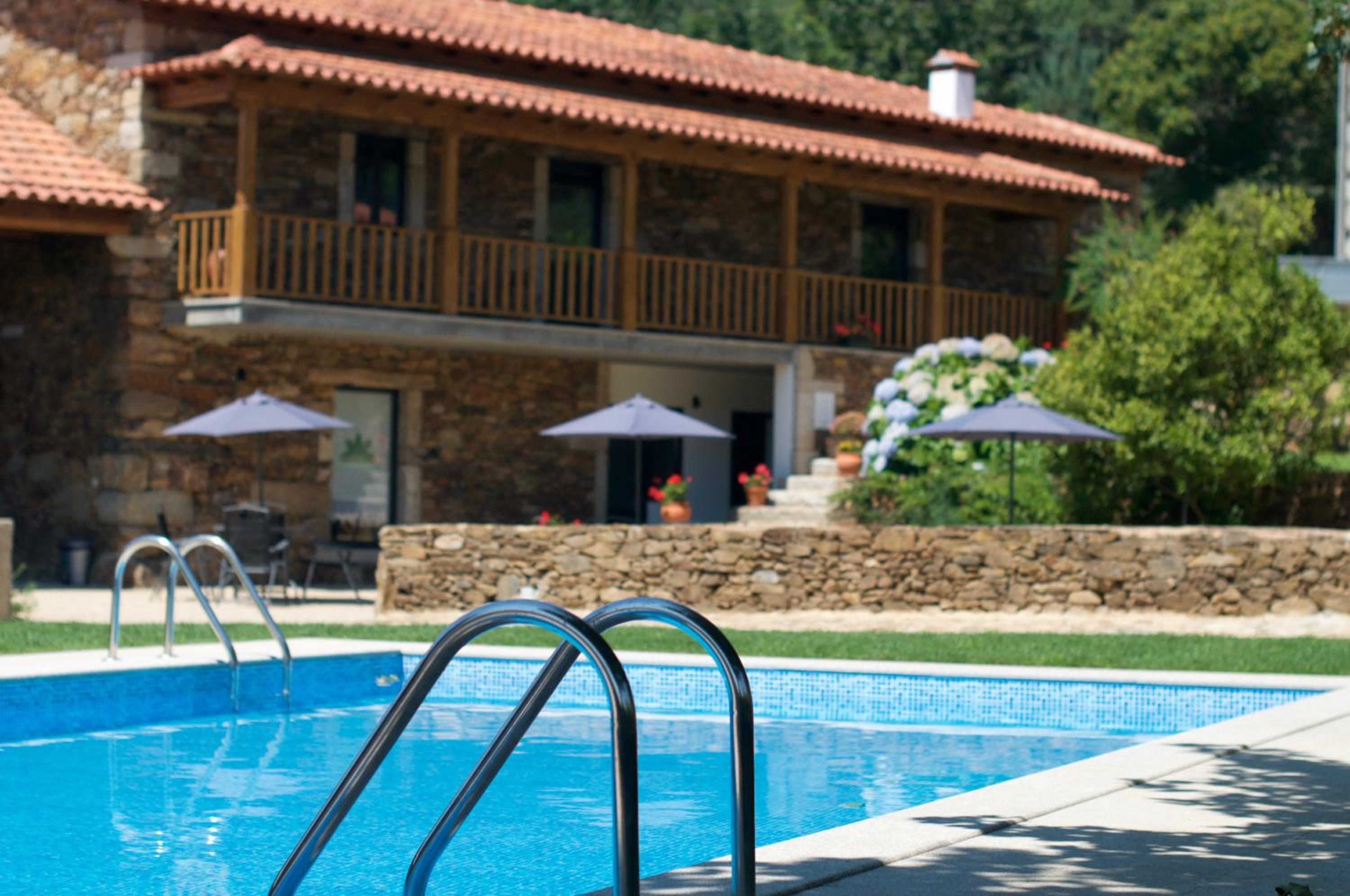 Double Room with Pool View photo 2