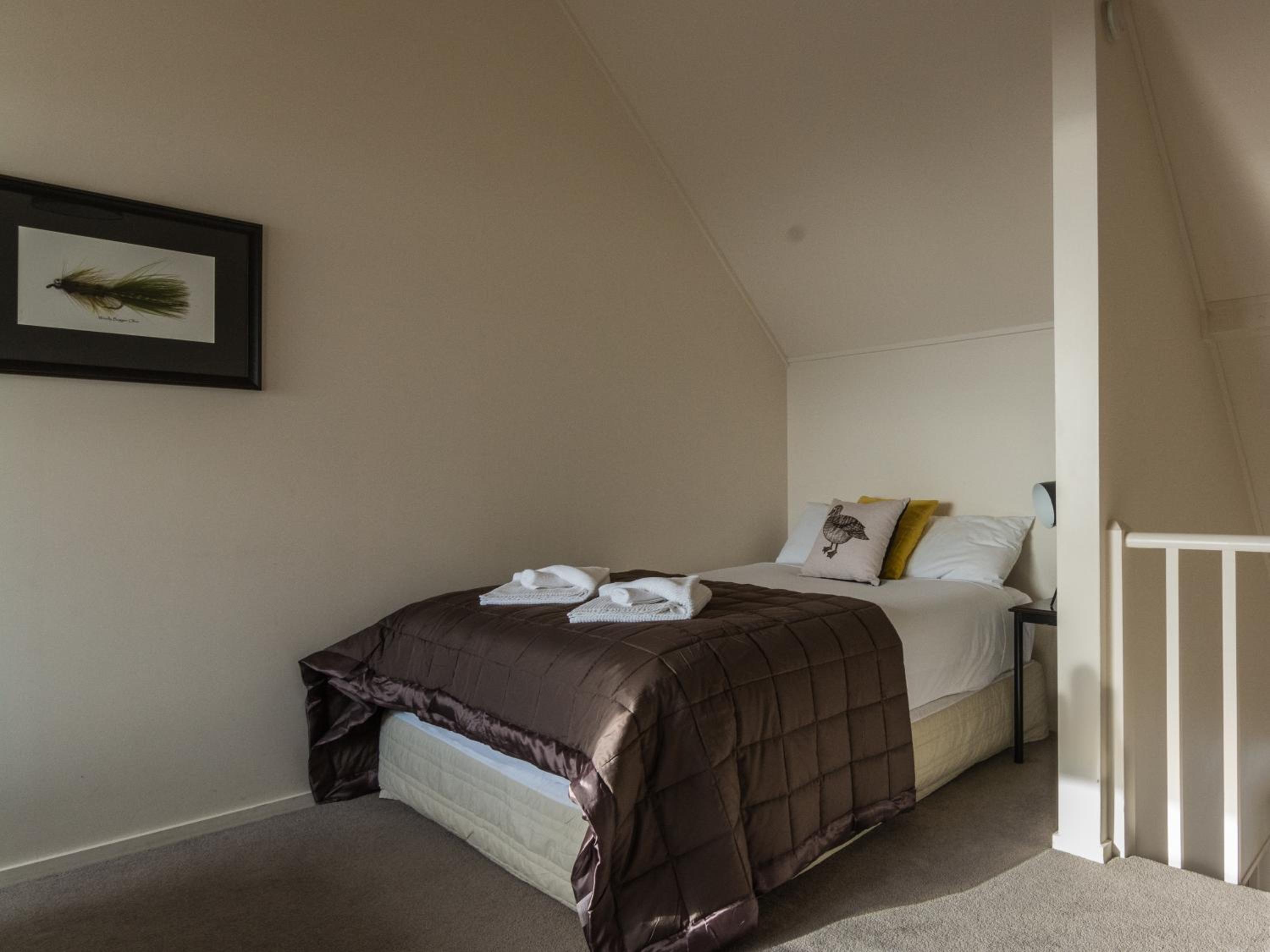 Lake View Family Hotel Room with Mezzanine and Ensuite Bathroom - Photo 10