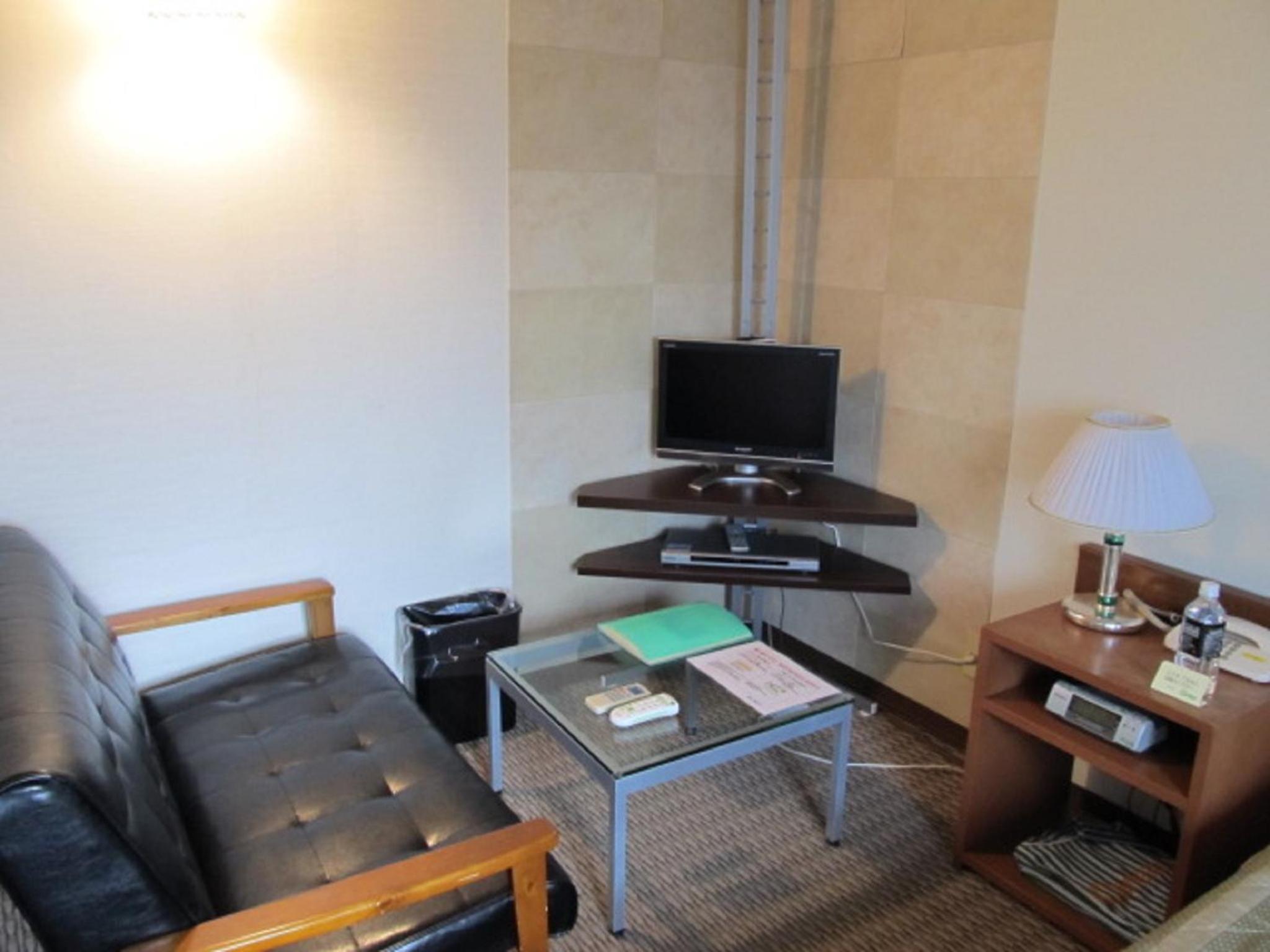 Double Room - Non-Smoking photo 3