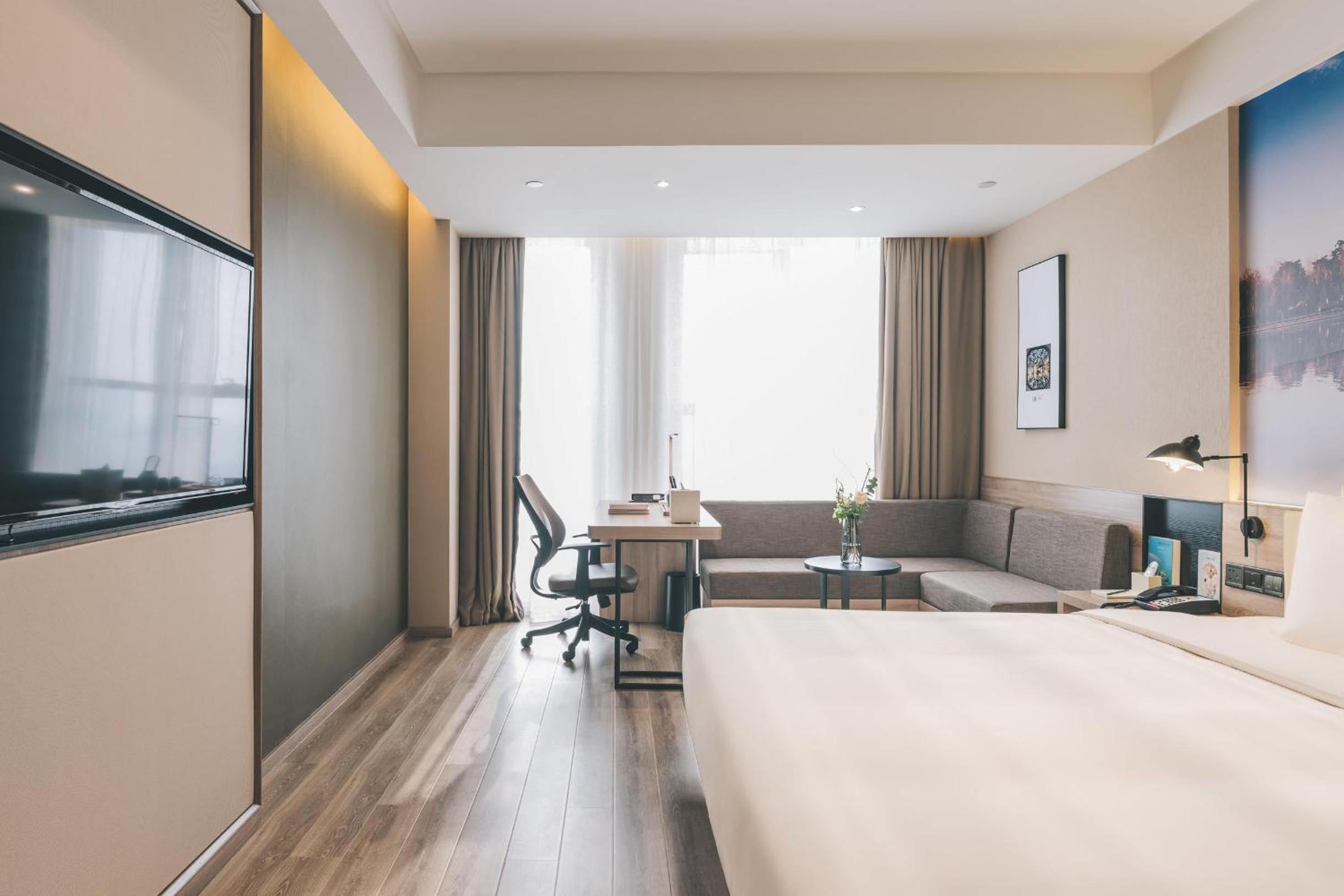 Elegant Double Room photo 1