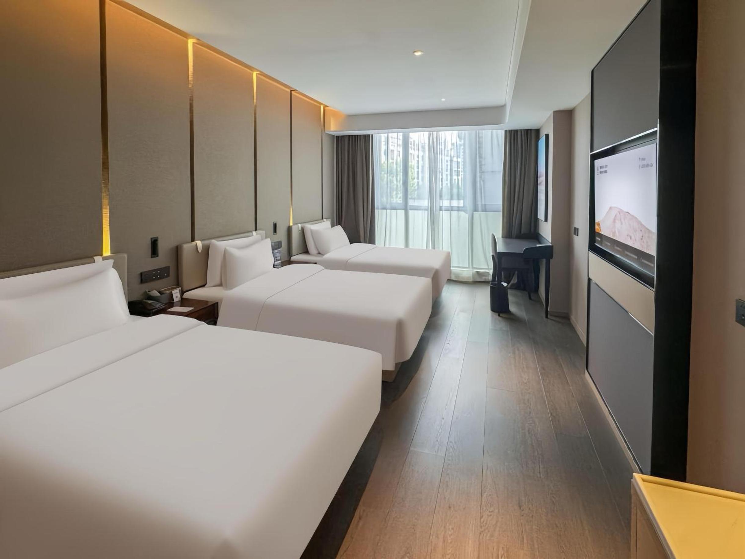 Deluxe Family Room