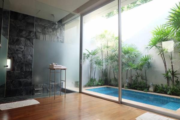 Villa with Private Pool - Photo 10