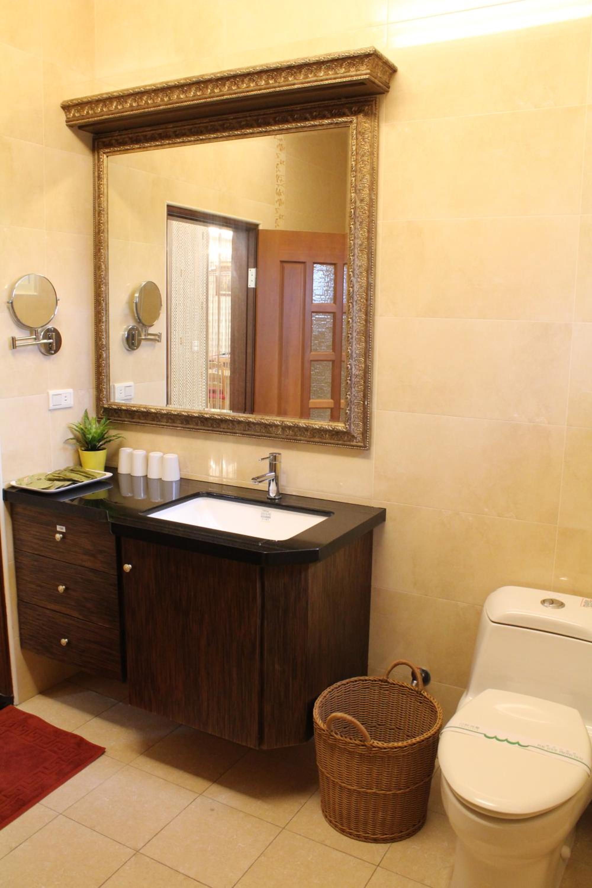 Quadruple Room with Bath photo 3