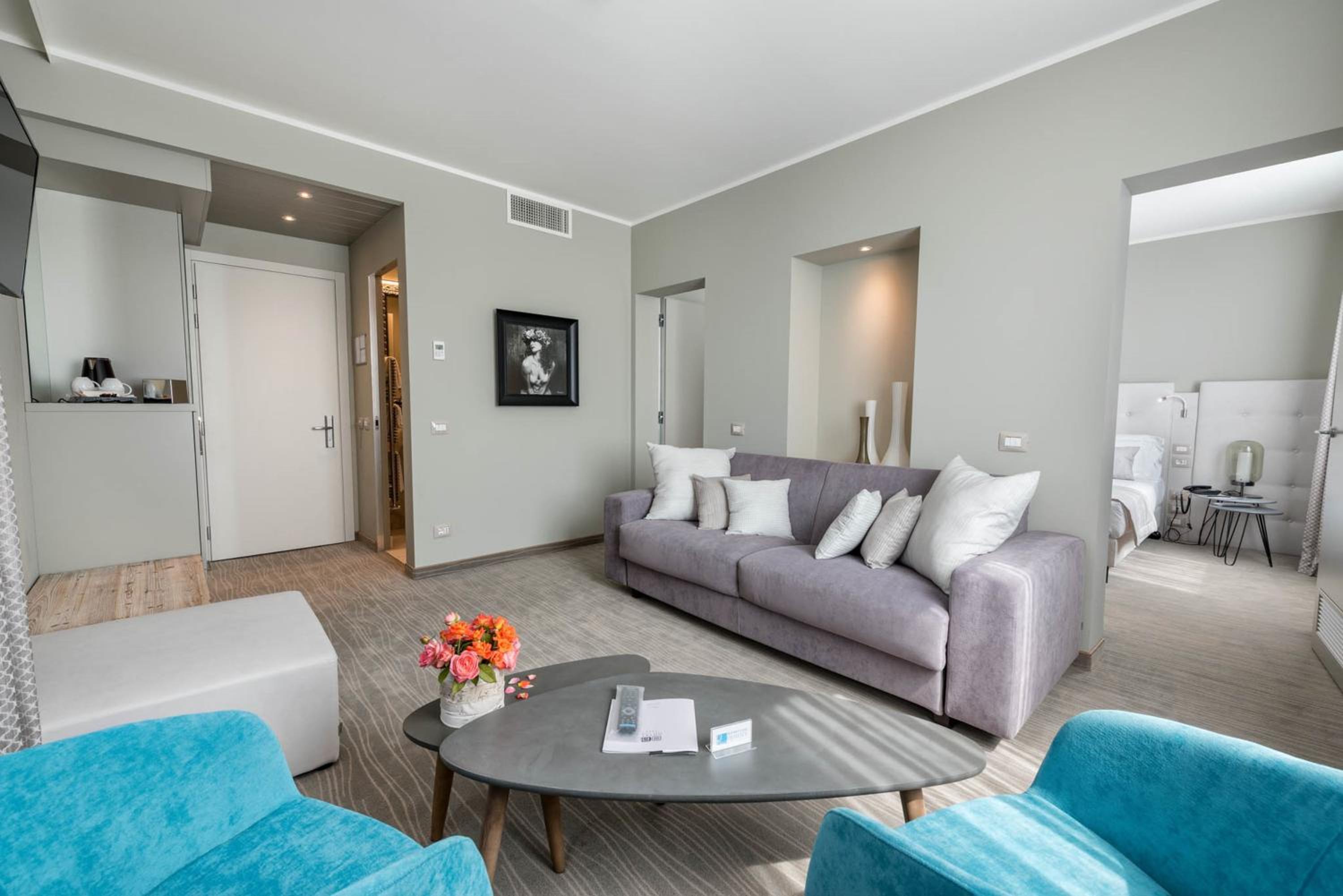 Deluxe Suite - Photo 10