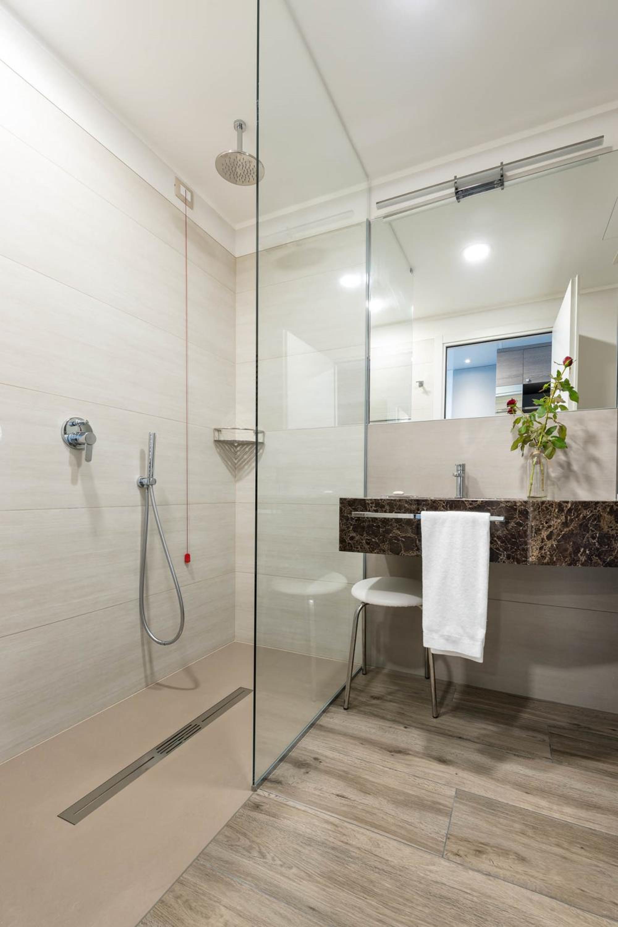 Superior Double or Twin Room - Photo 3