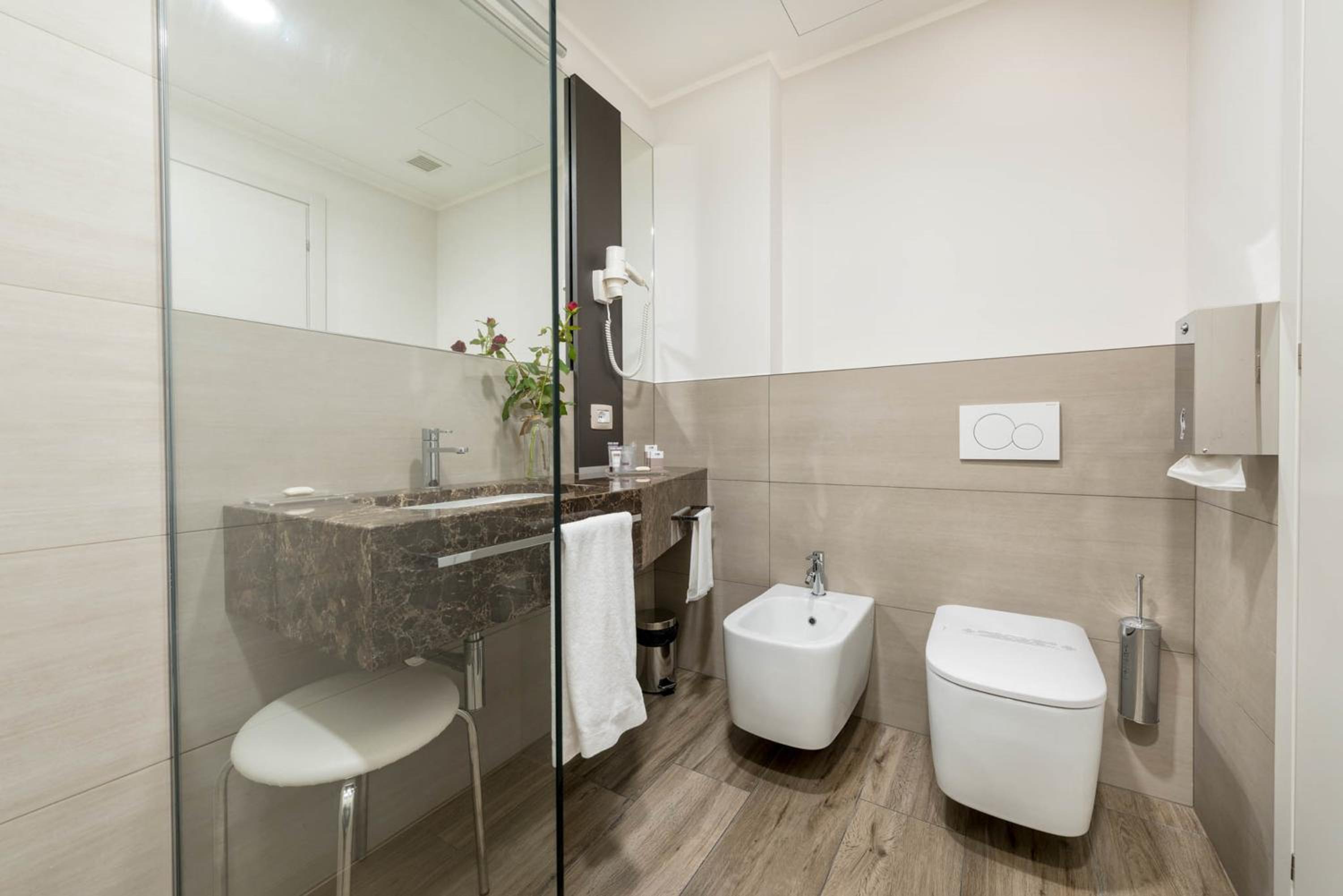 Superior Double or Twin Room - Photo 2