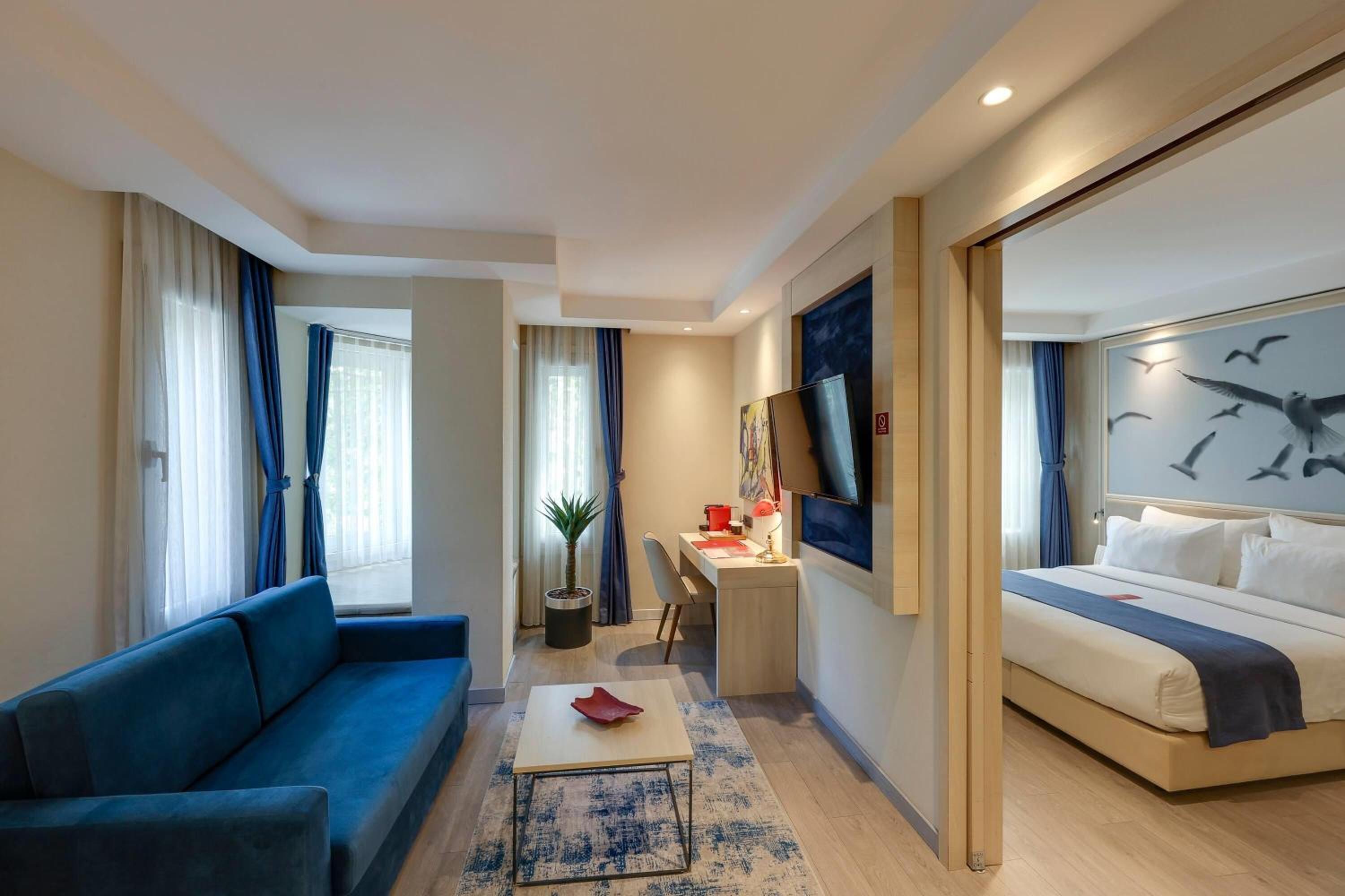 Junior Suite, 1 Double Bed, Sofa Bed