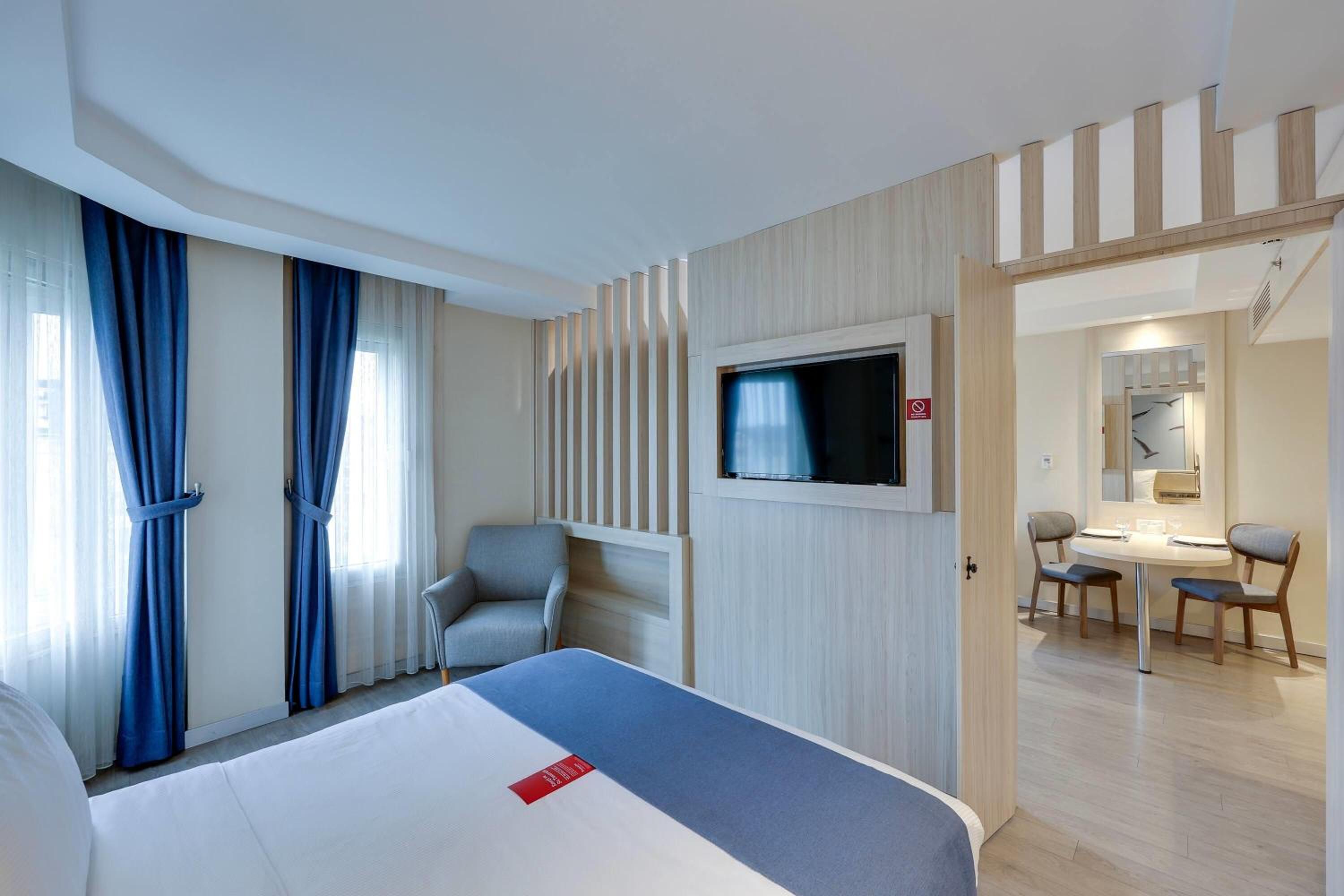 Junior Suite, 1 Double Bed, Sofa Bed