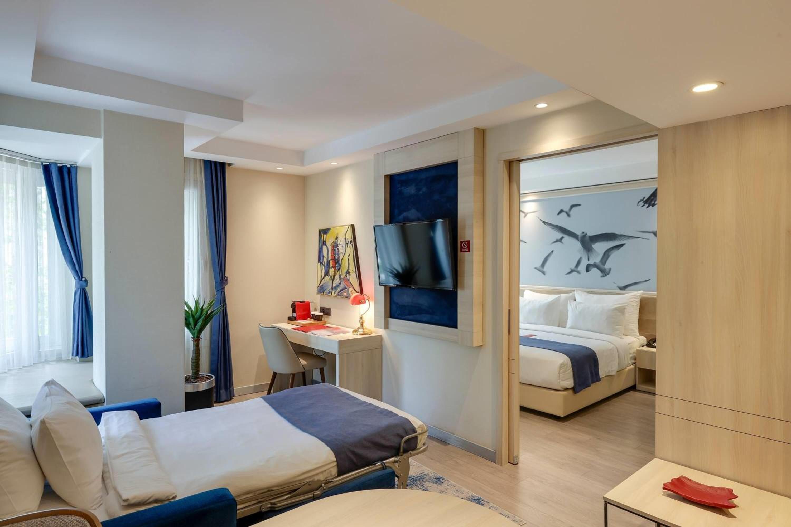 Junior Suite, 1 Double Bed, Sofa Bed