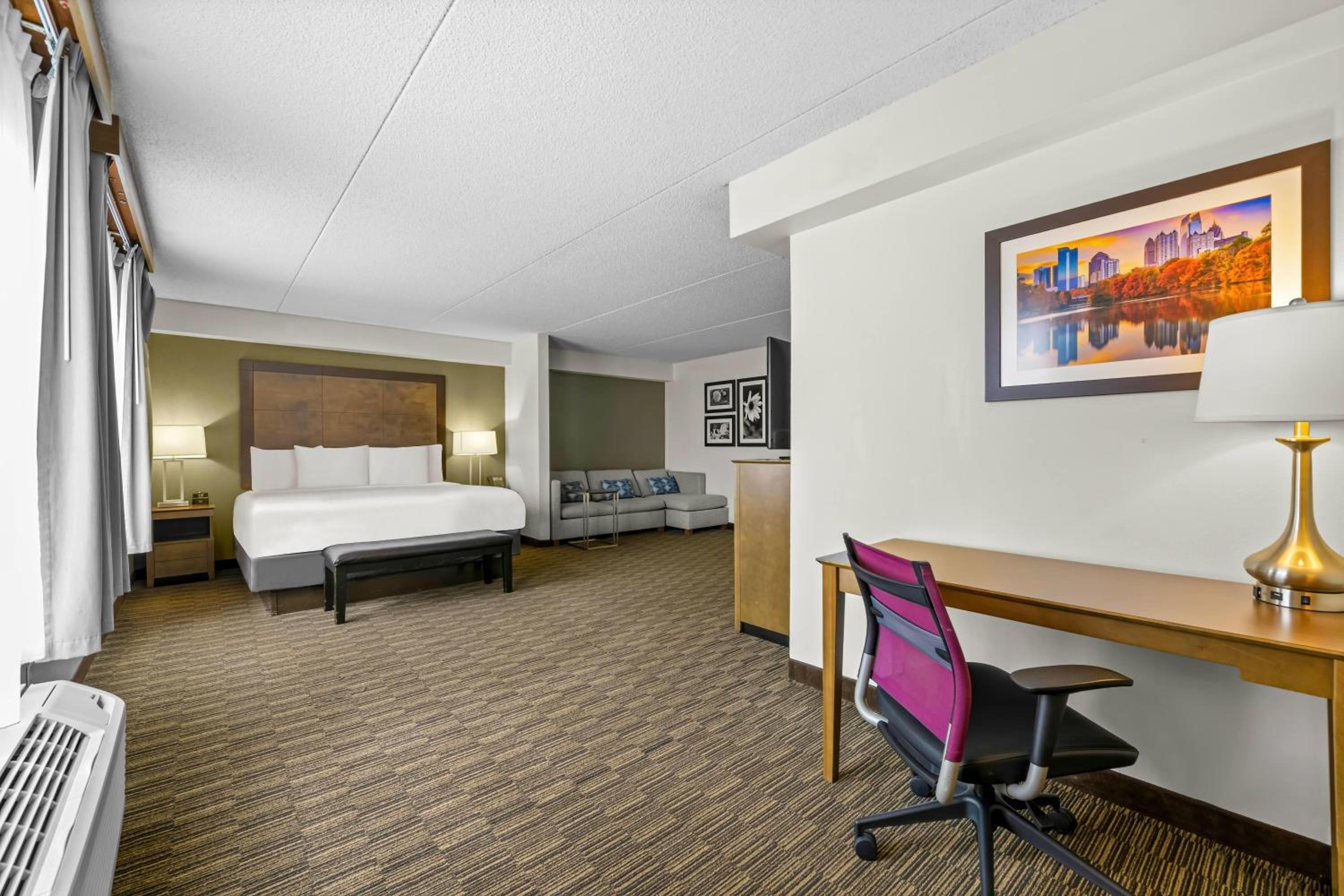 King Studio Suite - Non-Smoking - Photo 2