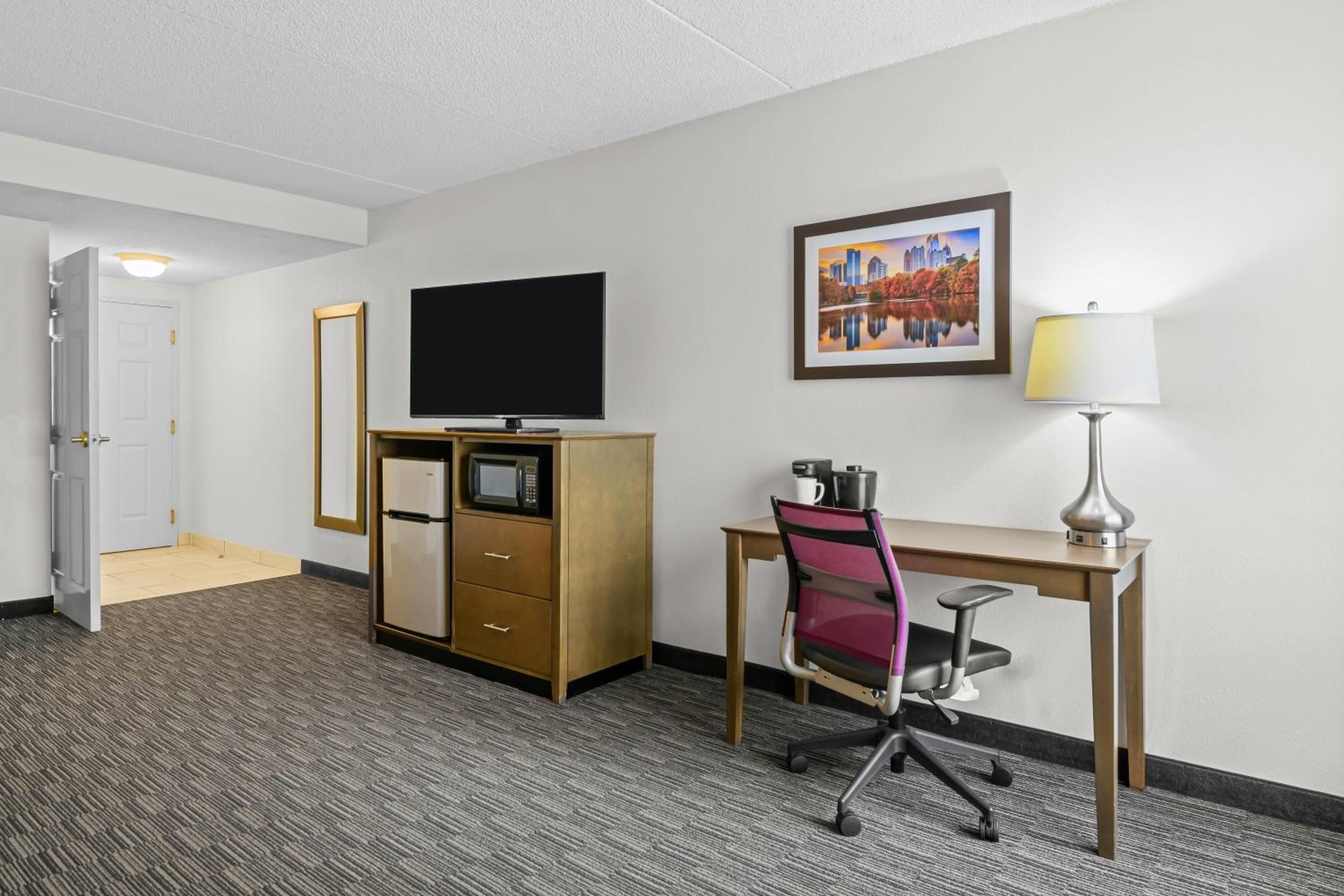 King Studio Suite - Mobility Access/Non-Smoking - Photo 2