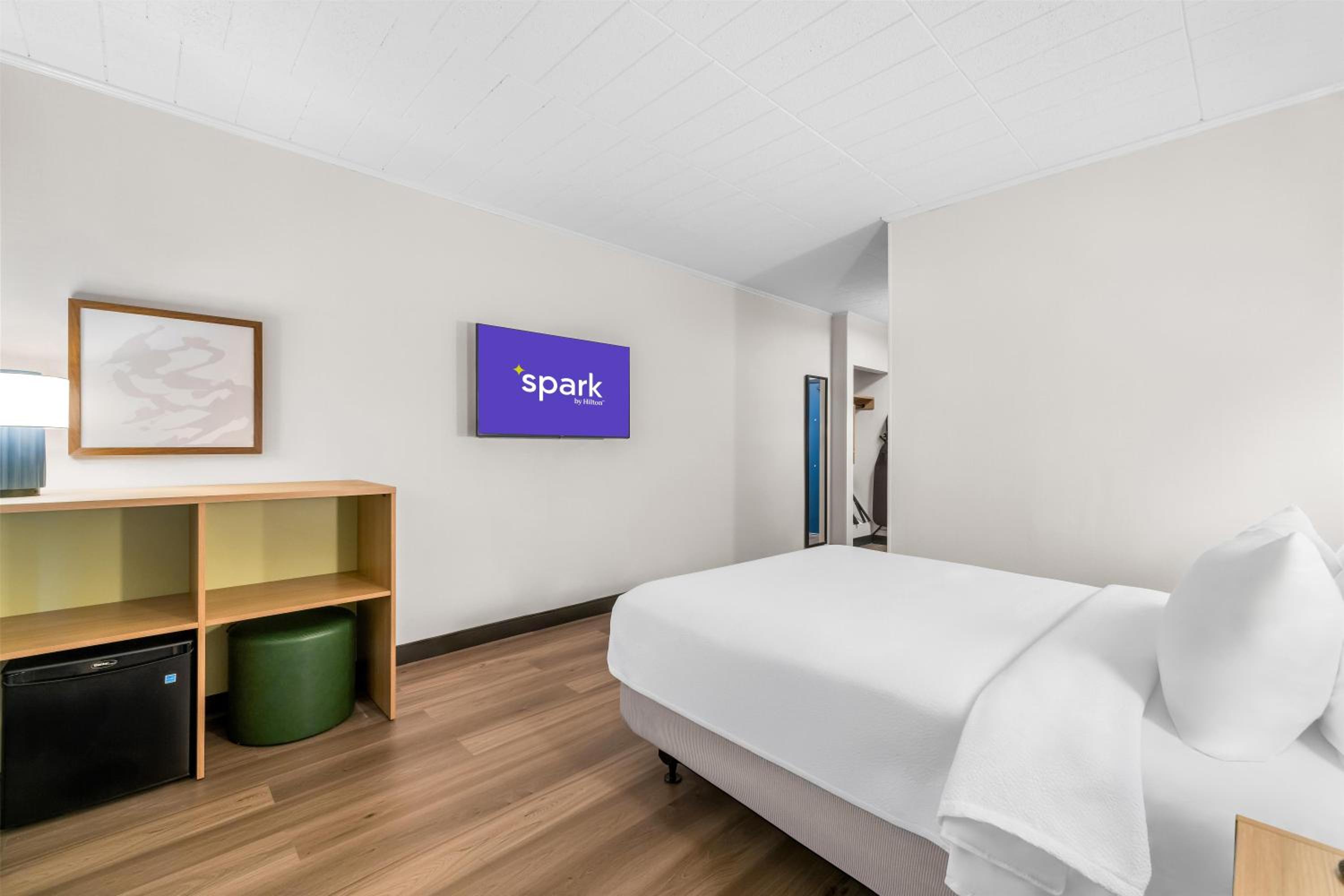 King Room - Hearing Access - Photo 5
