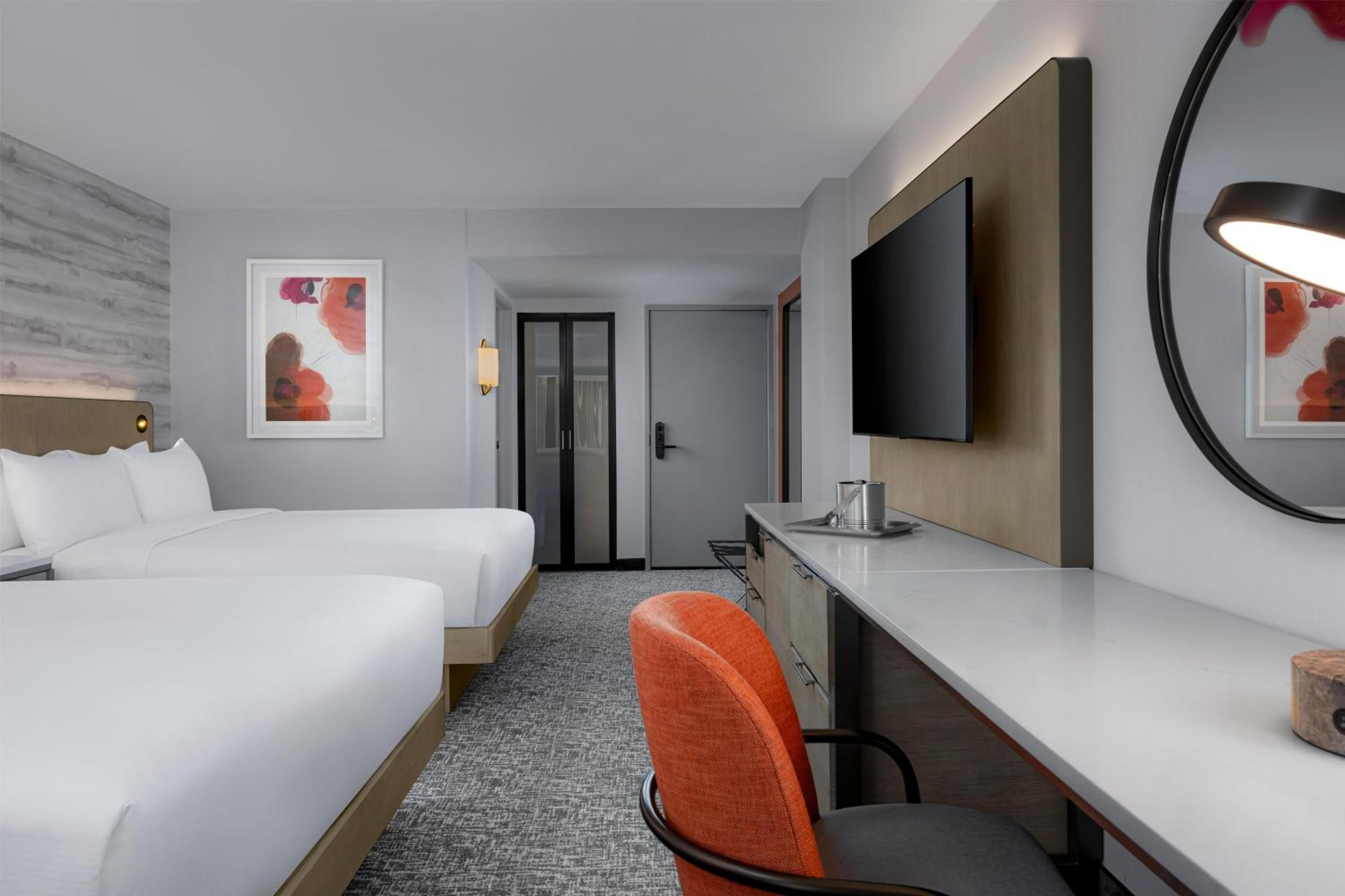 Queen Room with Two Queen Beds photo 1