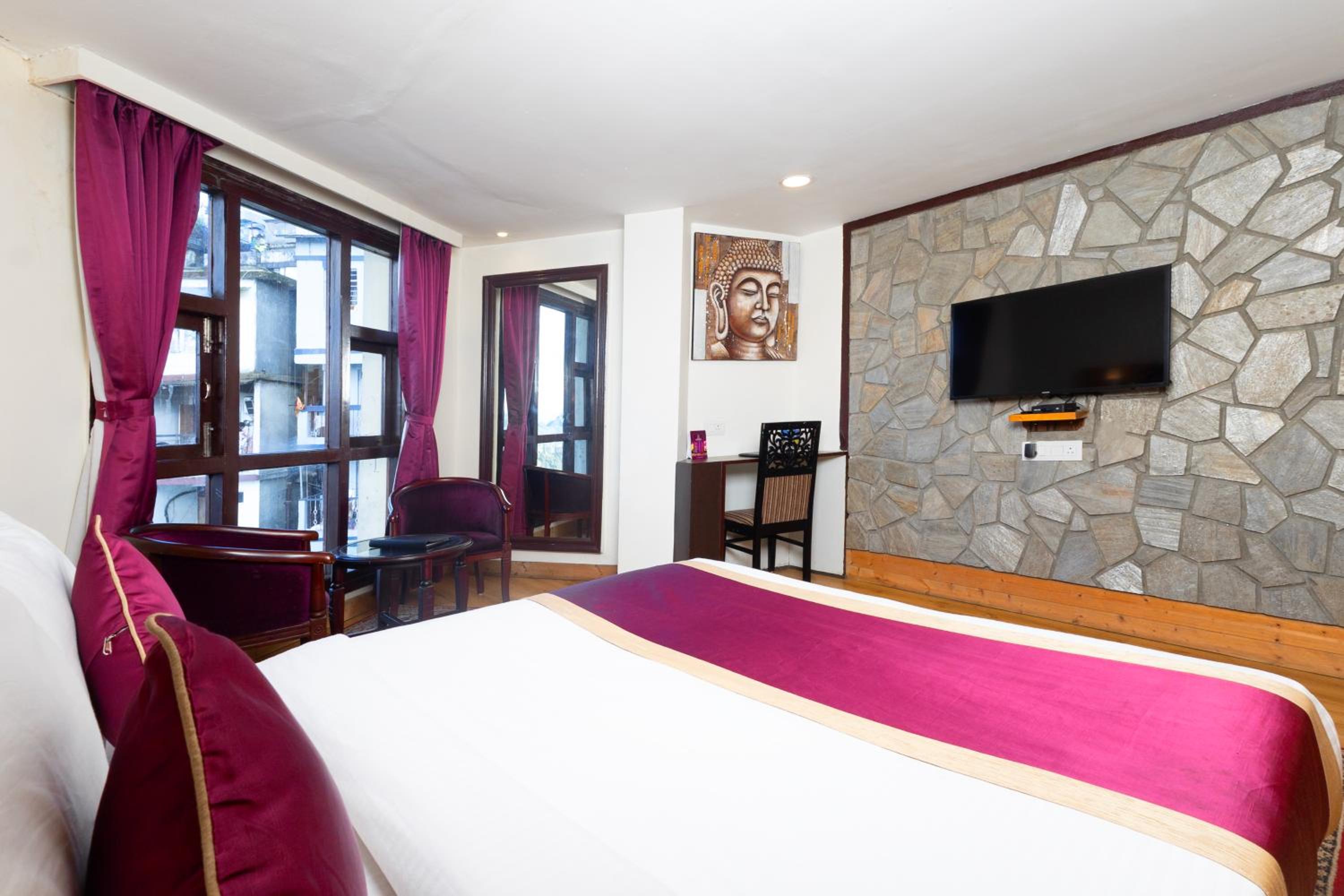 Premium Room with City View  - Photo 6