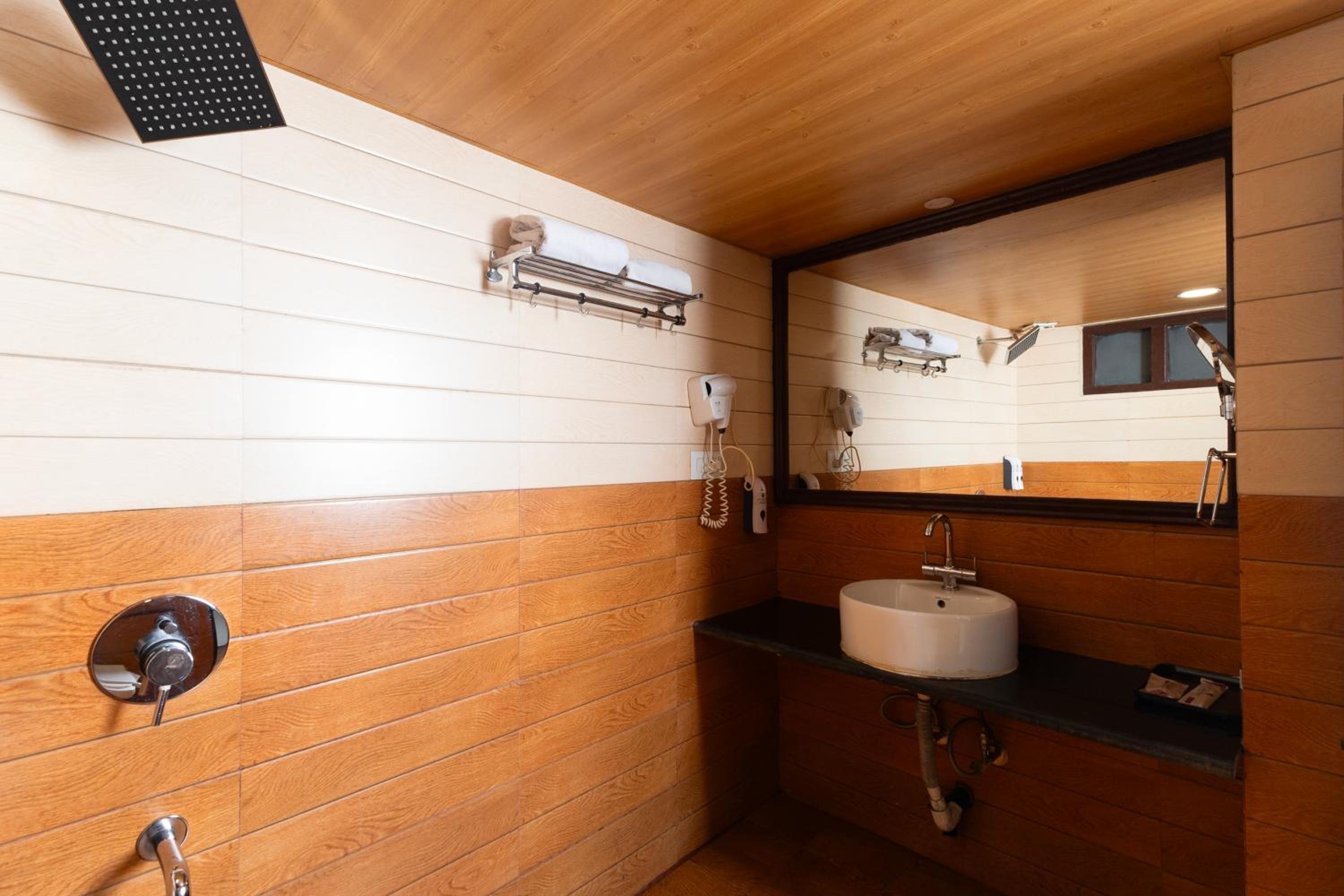 Premium Room with City View  - Photo 4