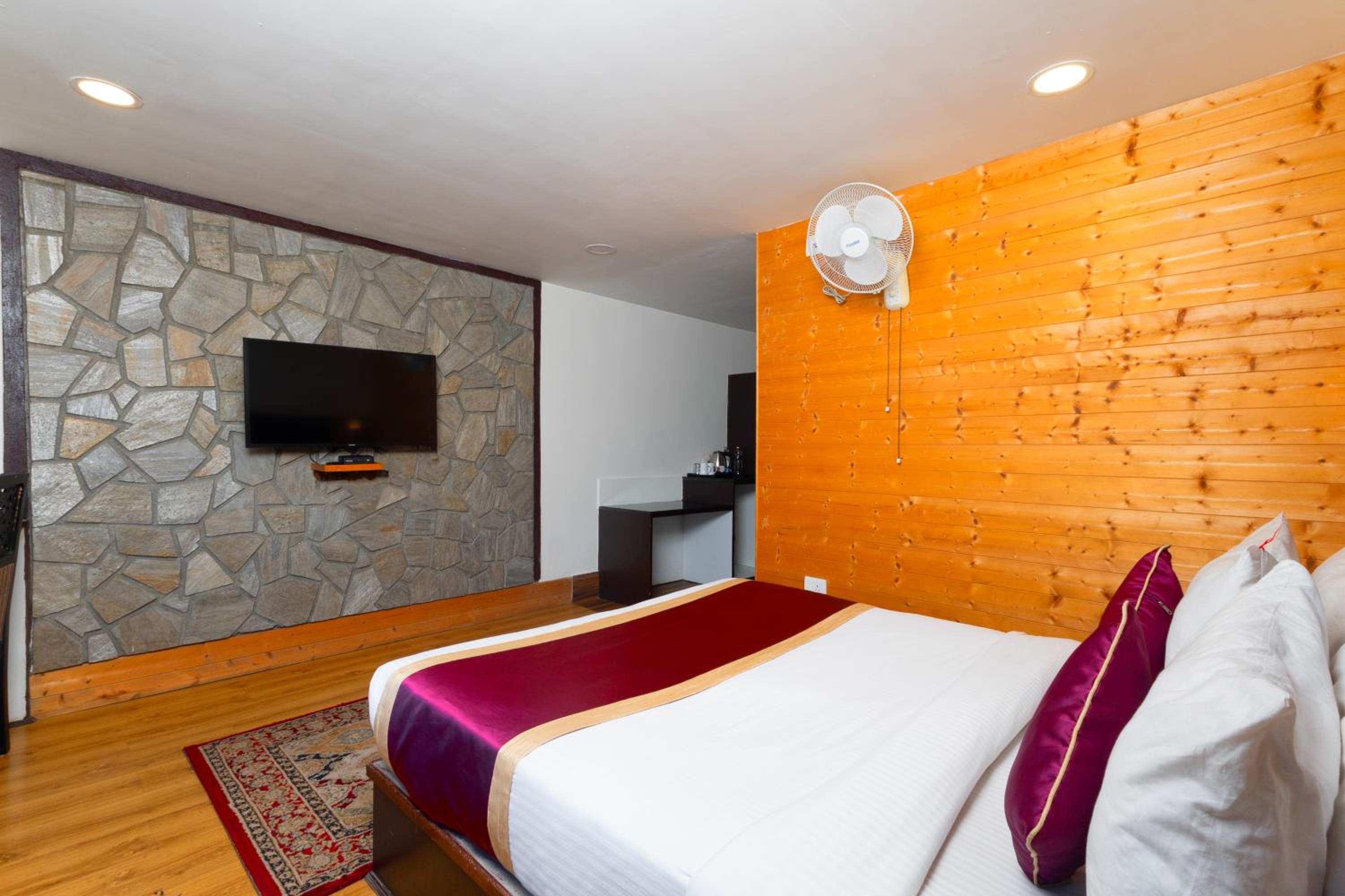 Premium Room with City View  - Photo 2