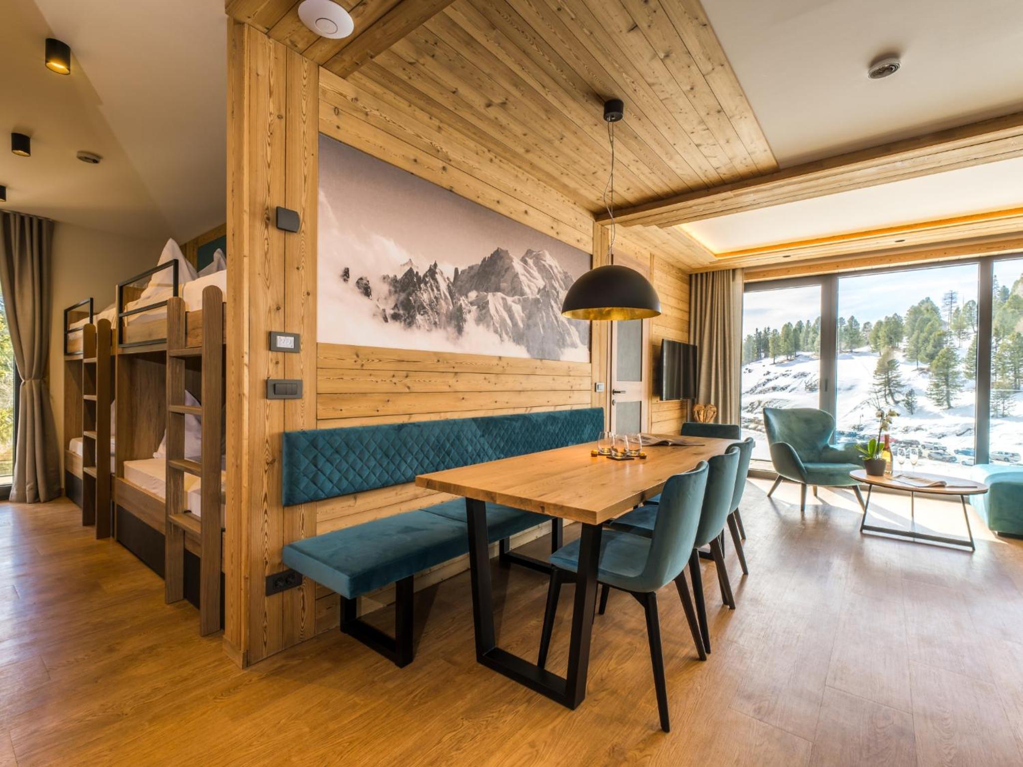 Two-Bedroom Deluxe Apartment with Balcony