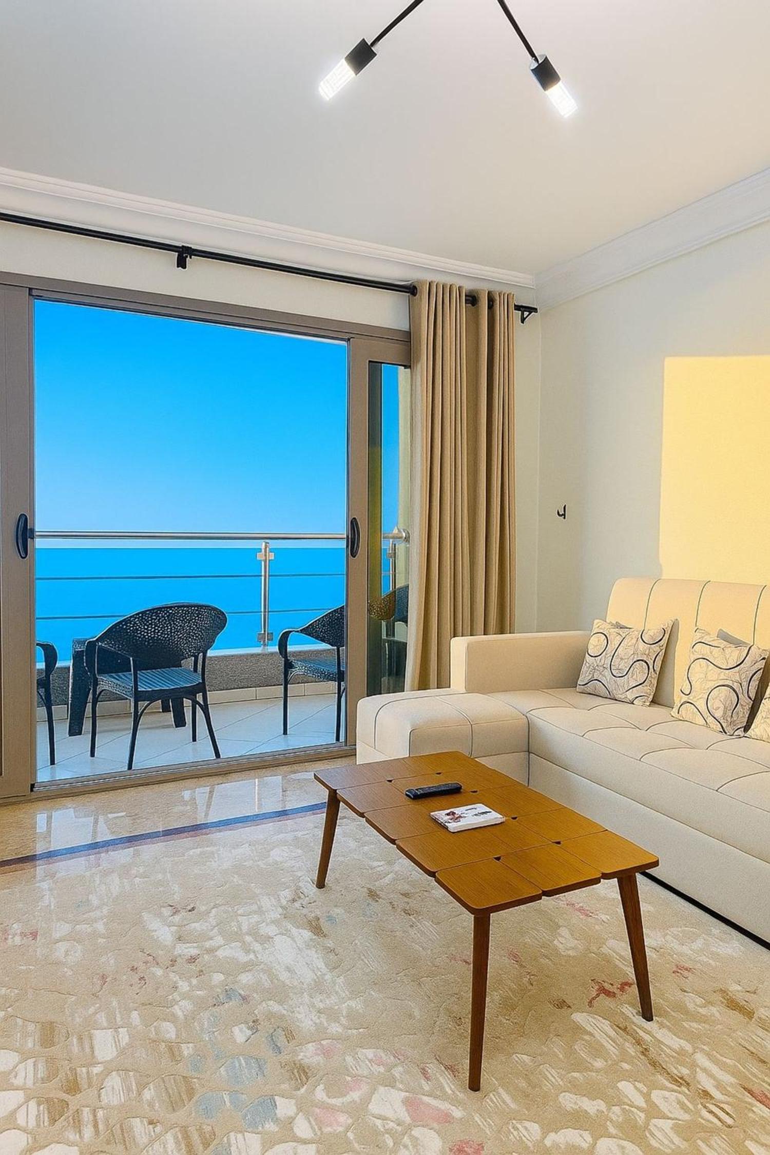 Four-Bedroom Apartment with Lake View photo 1