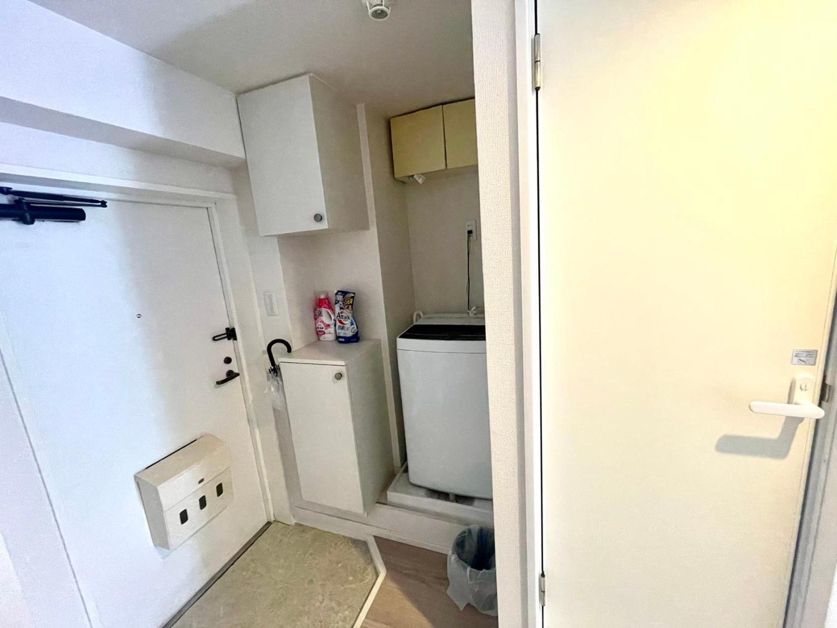 Twin Room with Private Bathroom photo 2