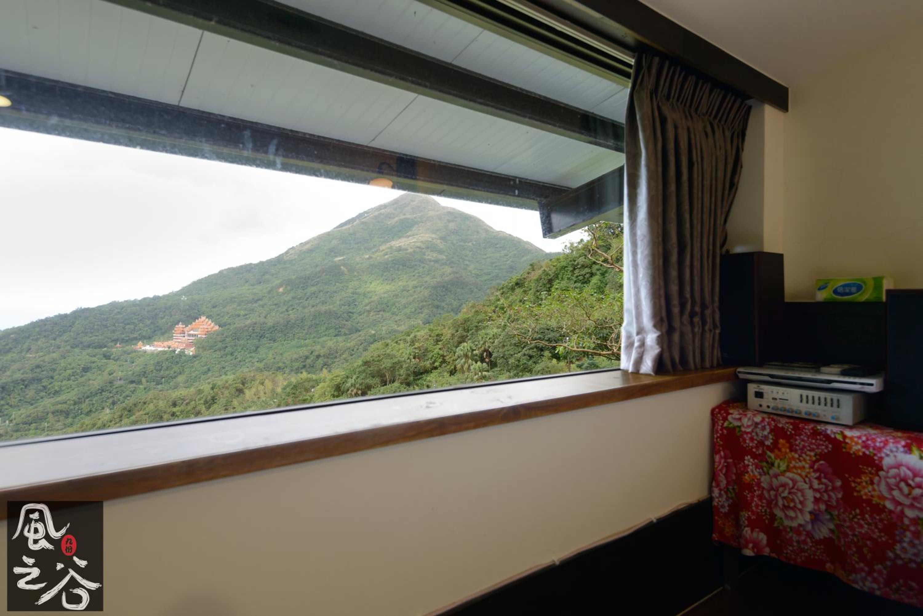 Luxury Quadruple Room with Balcony  photo 3