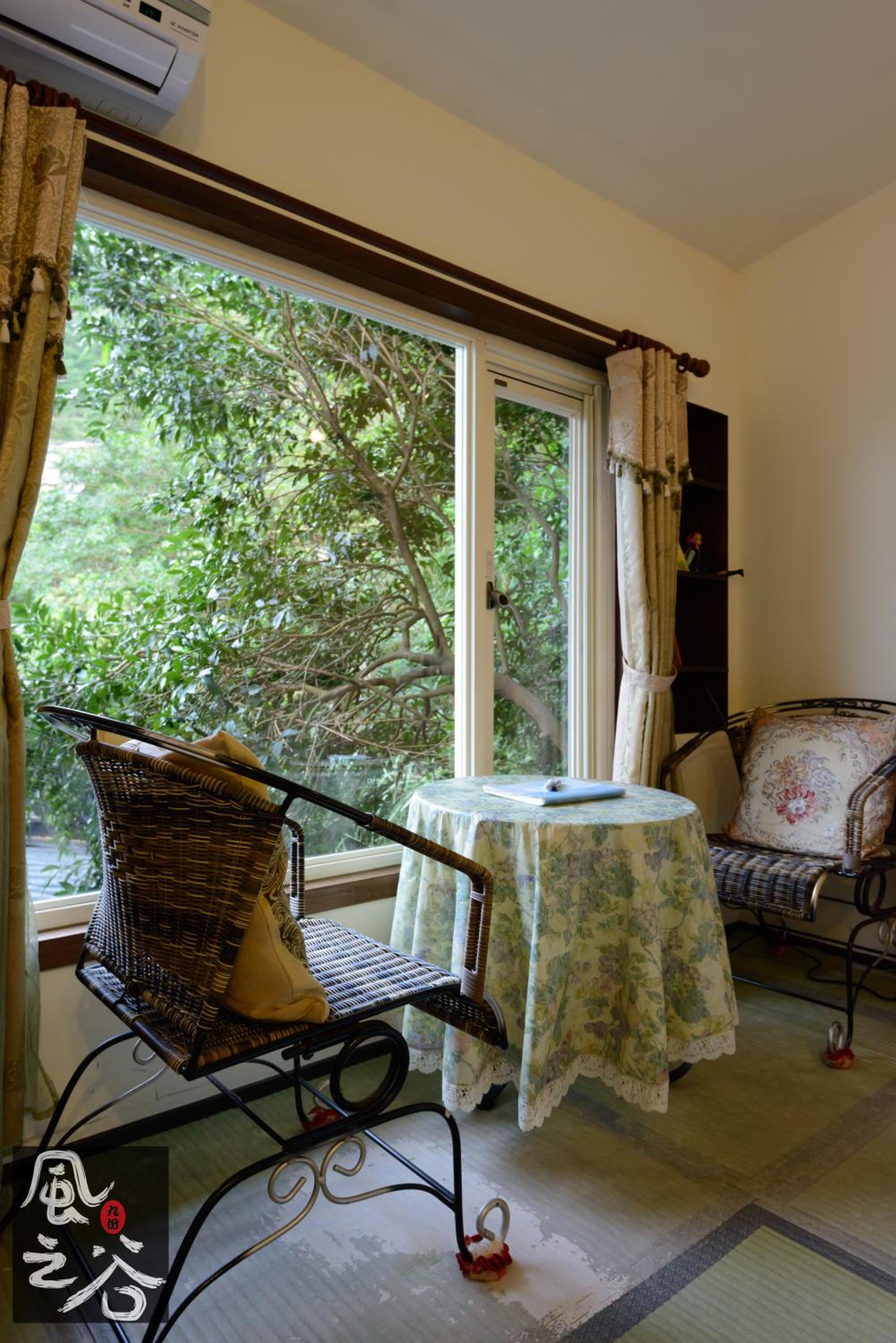 Quadruple Room with Mountain View photo 2