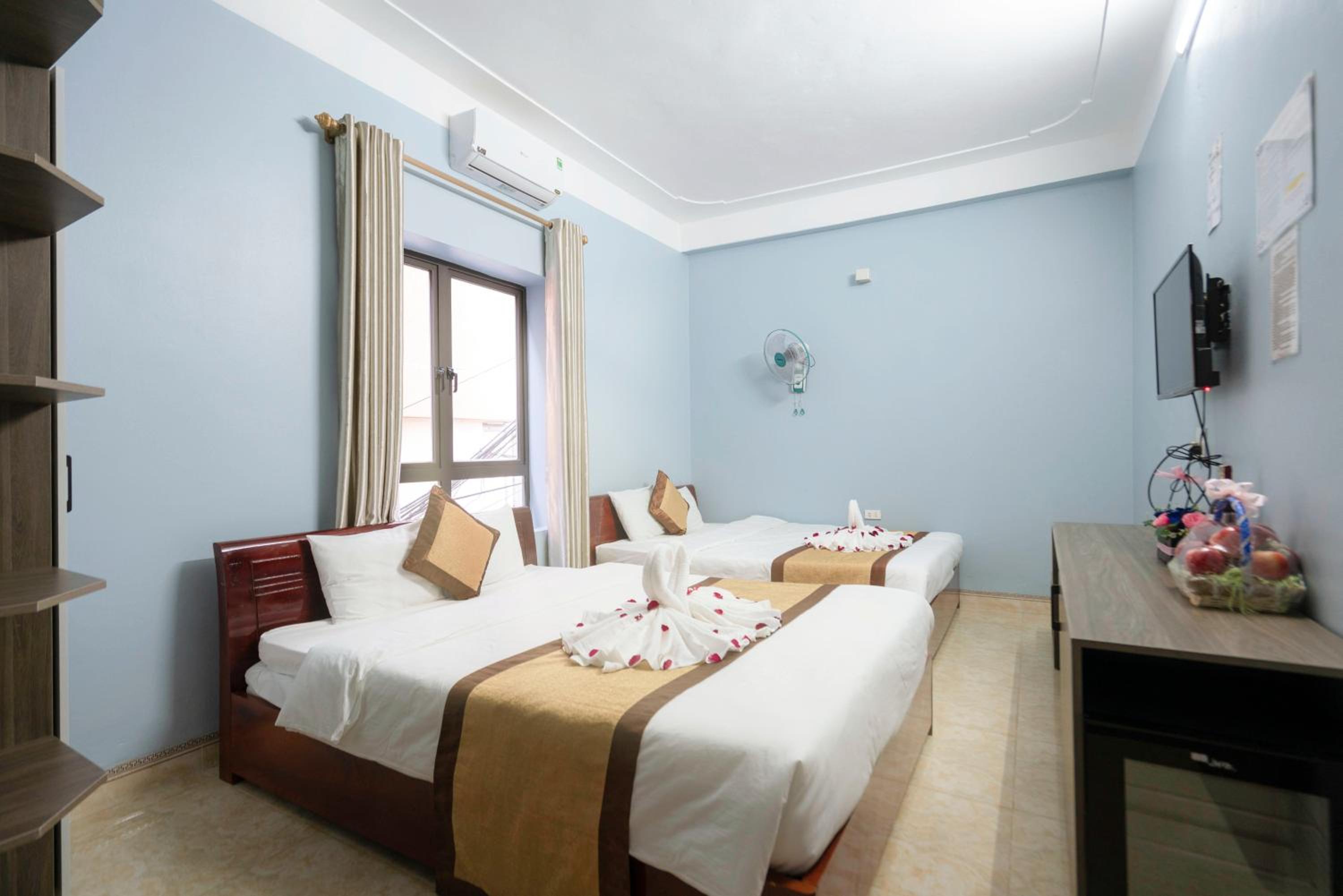 Quadruple Room with Private Bathroom