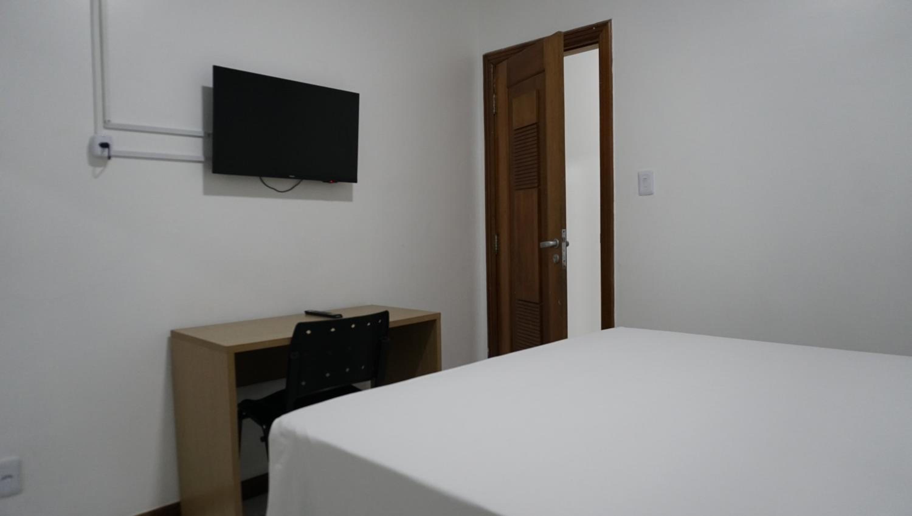 Deluxe One-Bedroom Apartment photo 1