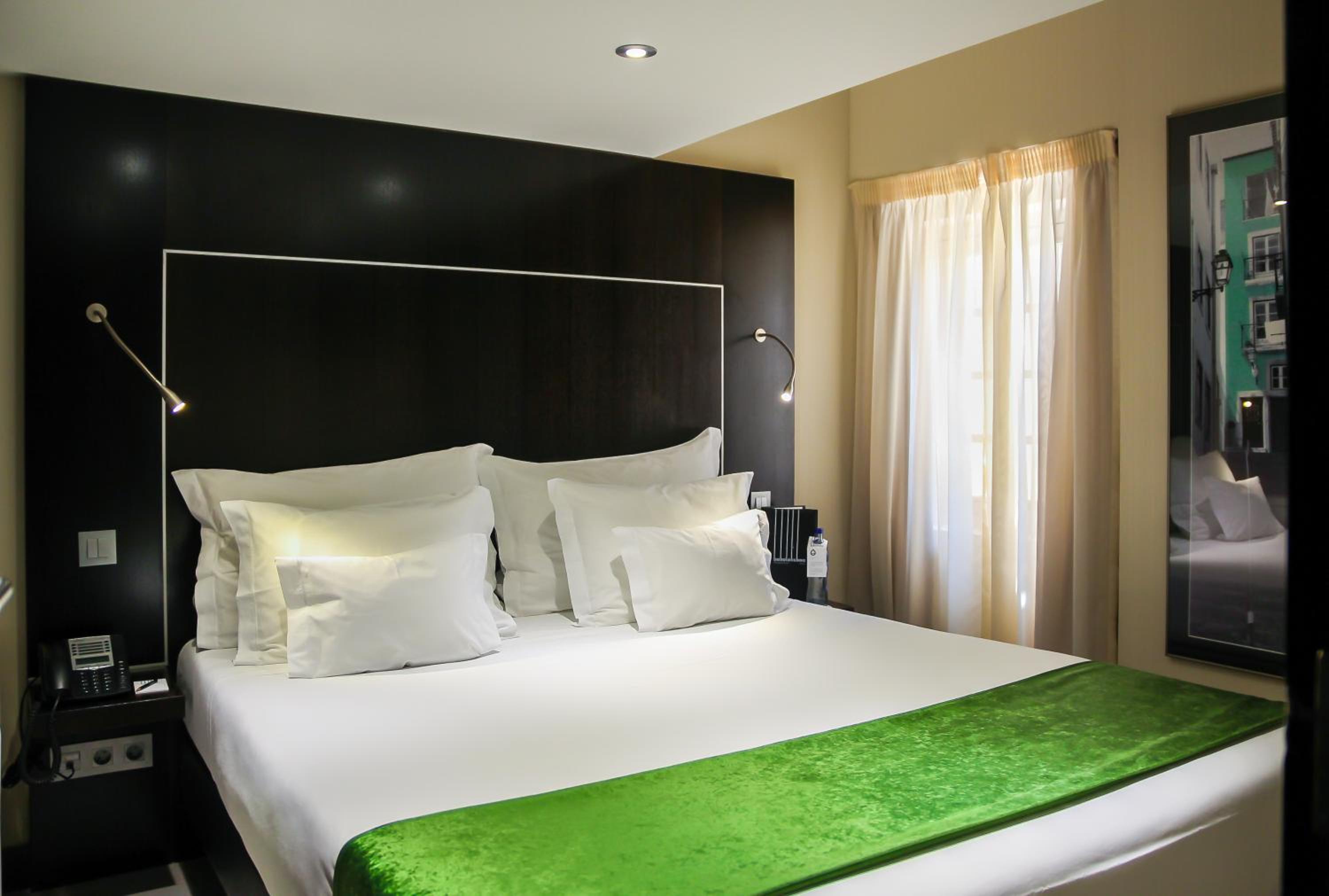 Mini Double Room with Interior View