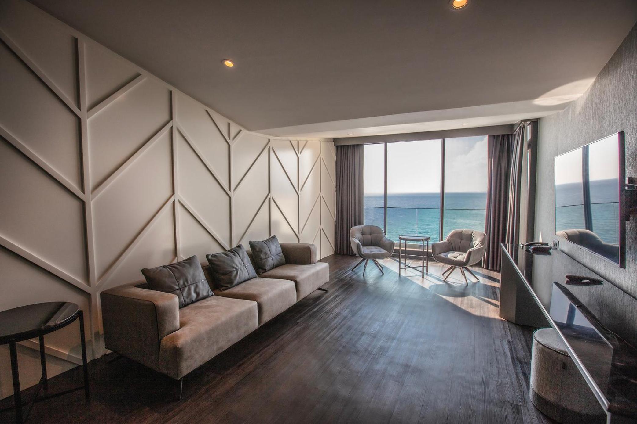 King Suite with Sea View