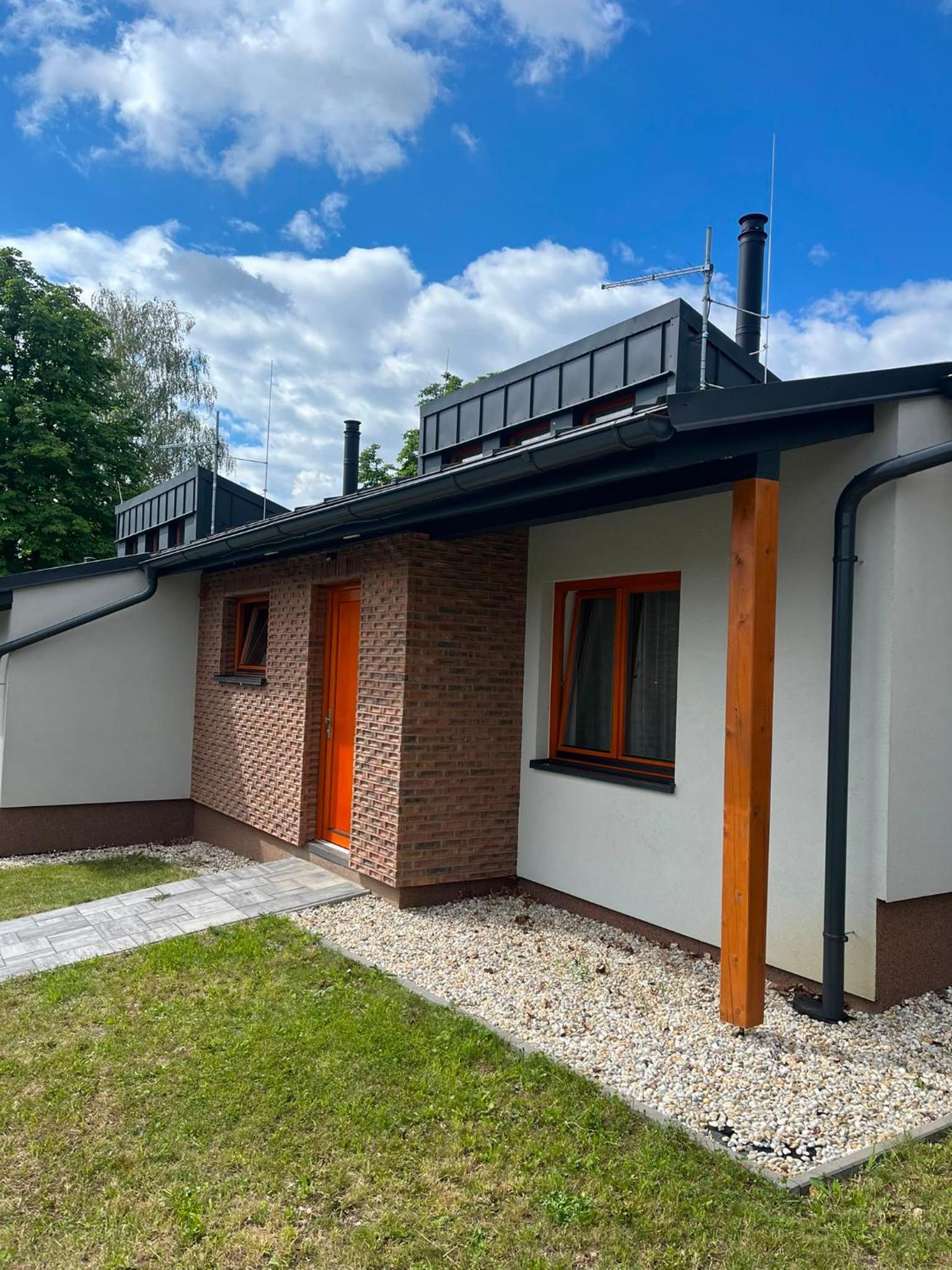 Deluxe Two-Bedroom Apartment with Garden View