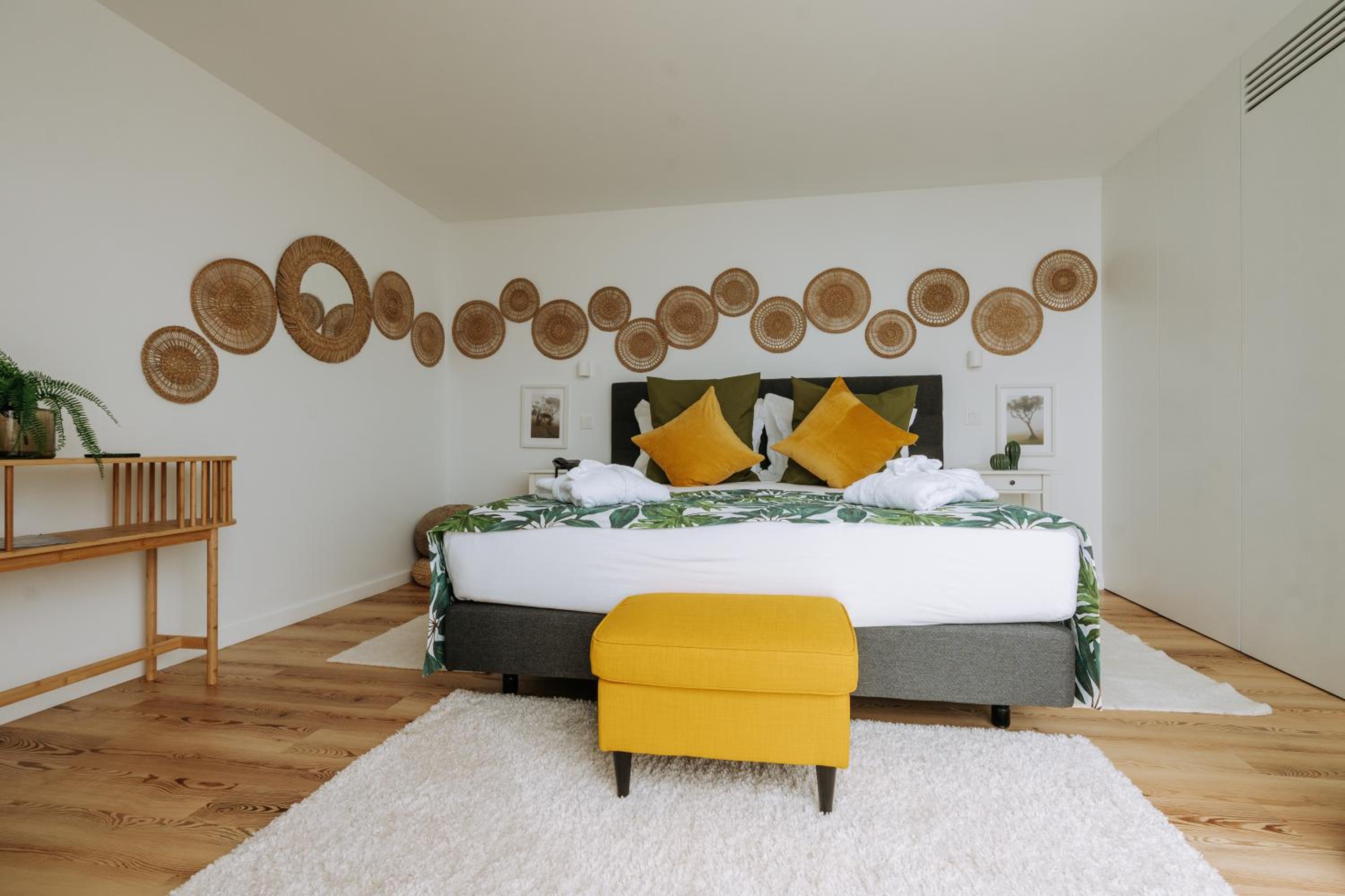 Deluxe Double Room with Balcony and Sea View - Photo 2