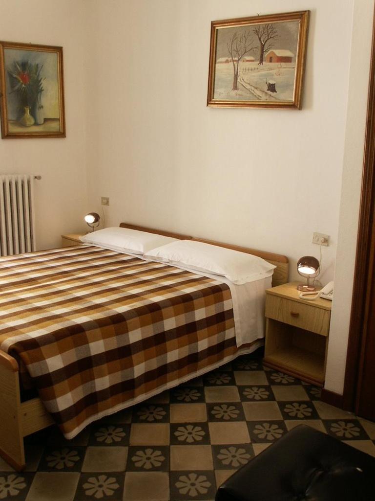 Double or Twin Room - Photo 14