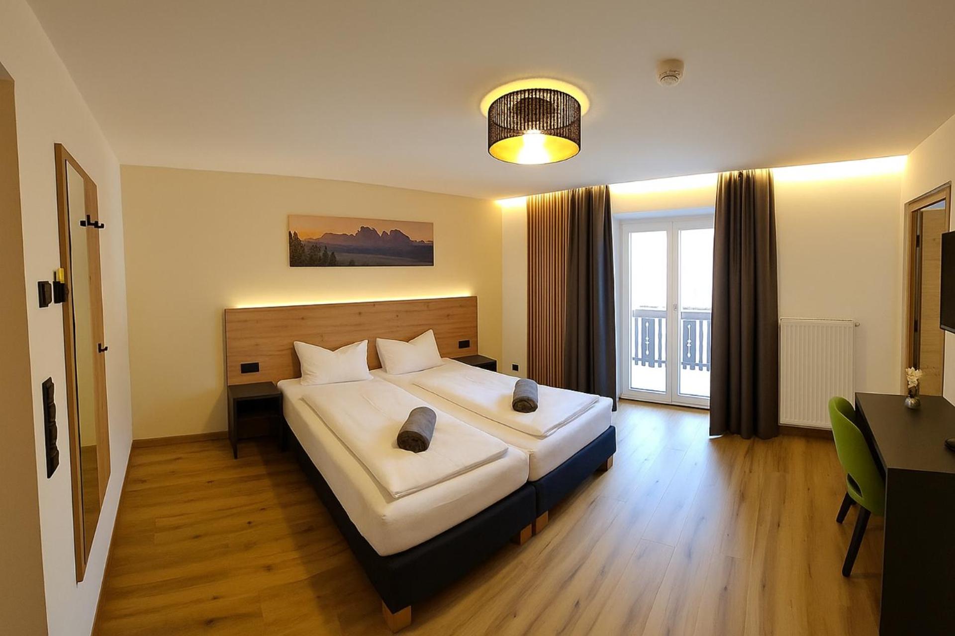 Deluxe Room - Photo 1