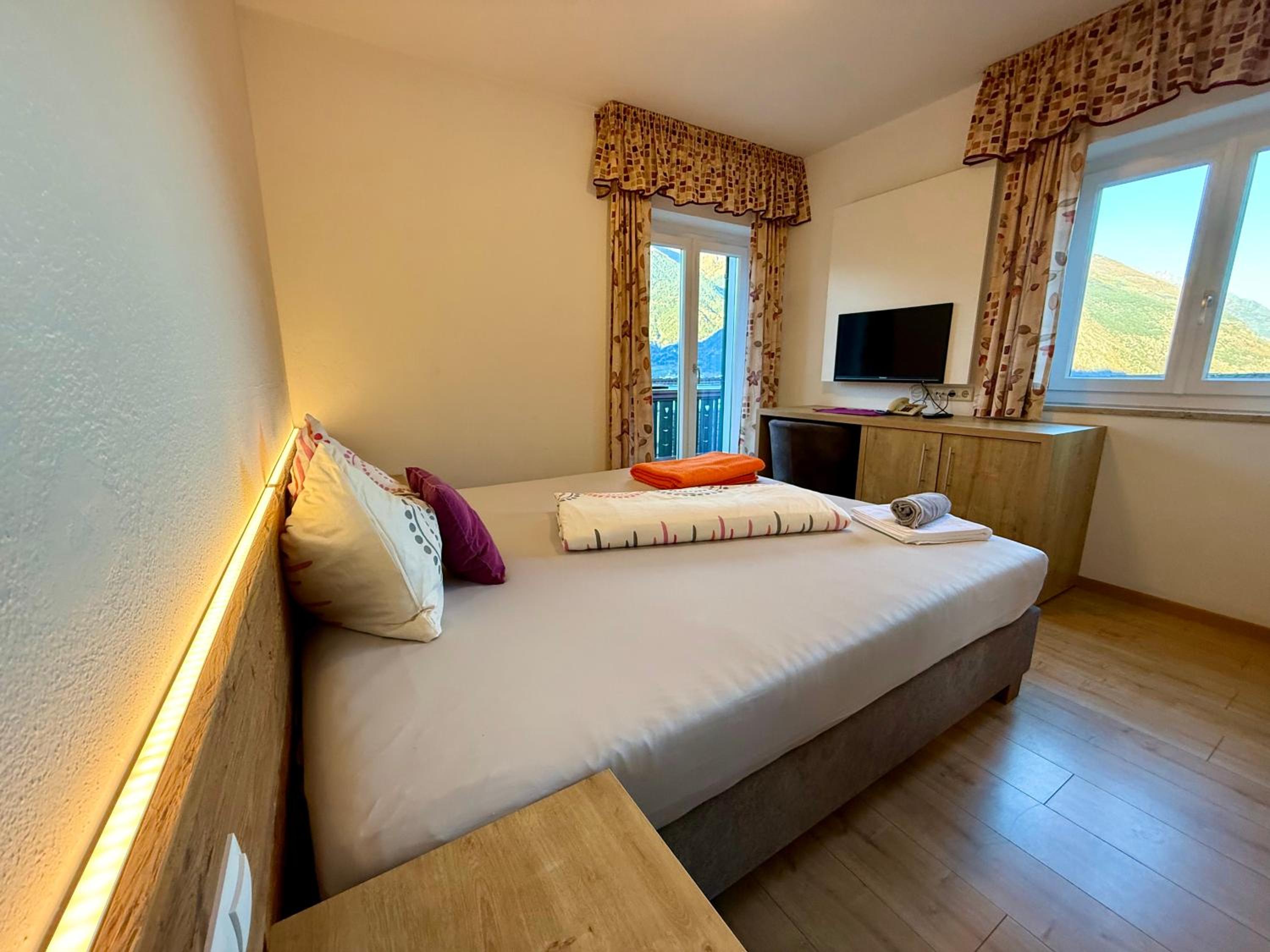 Twin Room - Photo 1