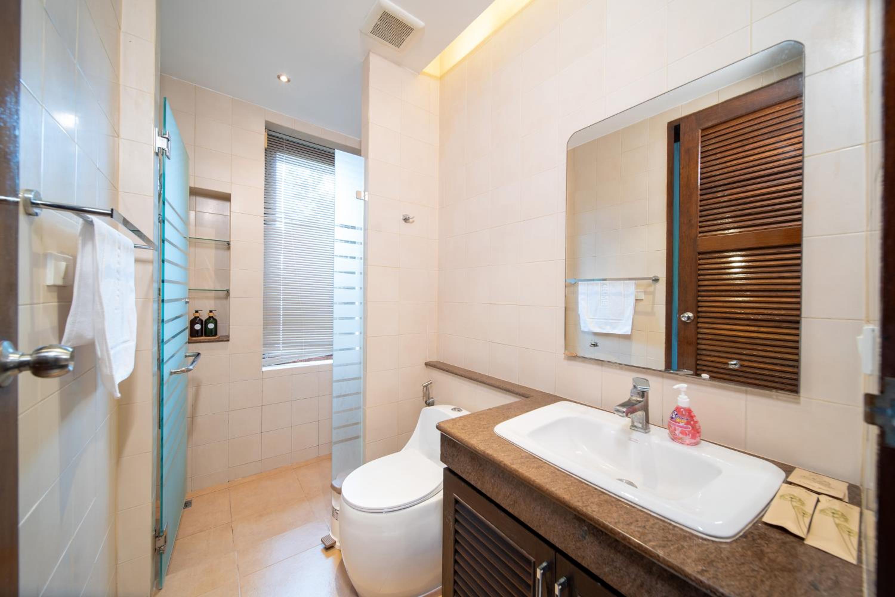 Three-Bedroom Villa photo 3