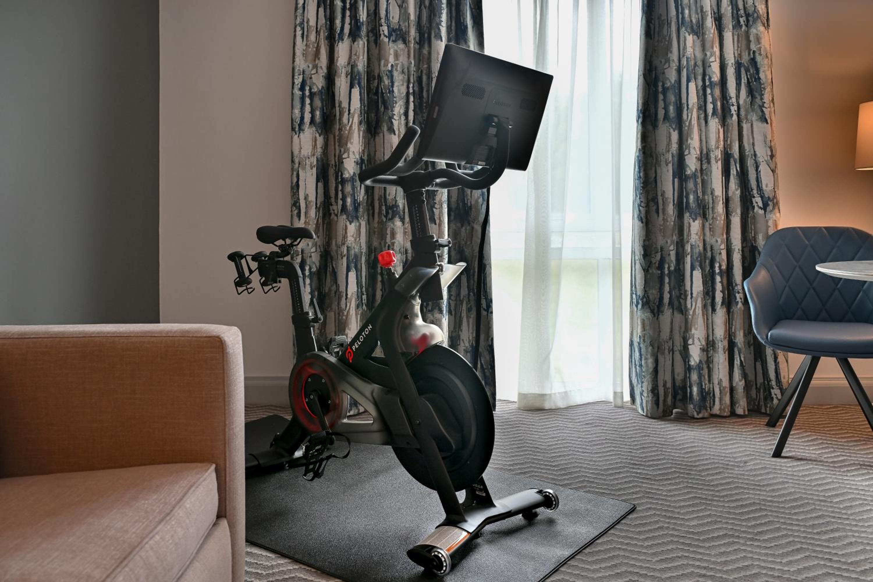Five Feet to Fitness Queen Room - Photo 4