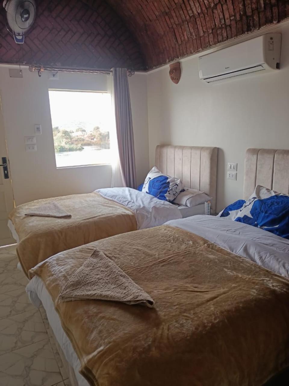Twin Room with Sea View photo 3