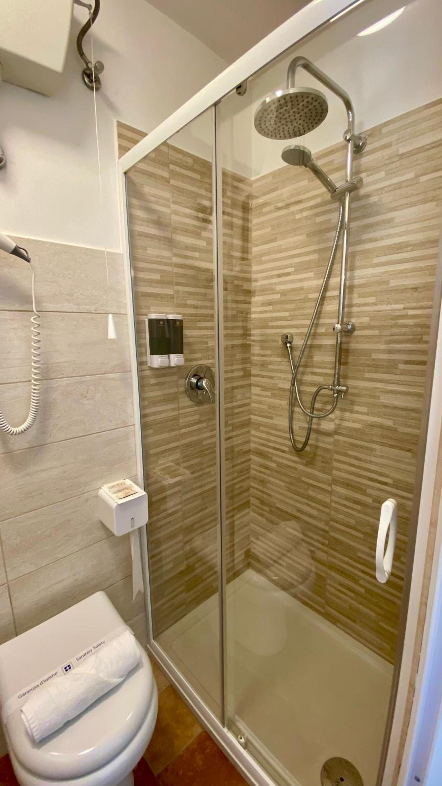 Double Room with Private Bathroom photo 3