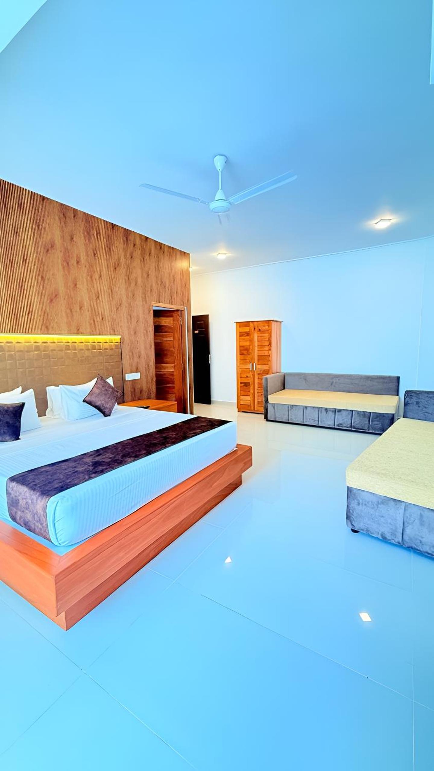 Family Room with Sea View photo 2