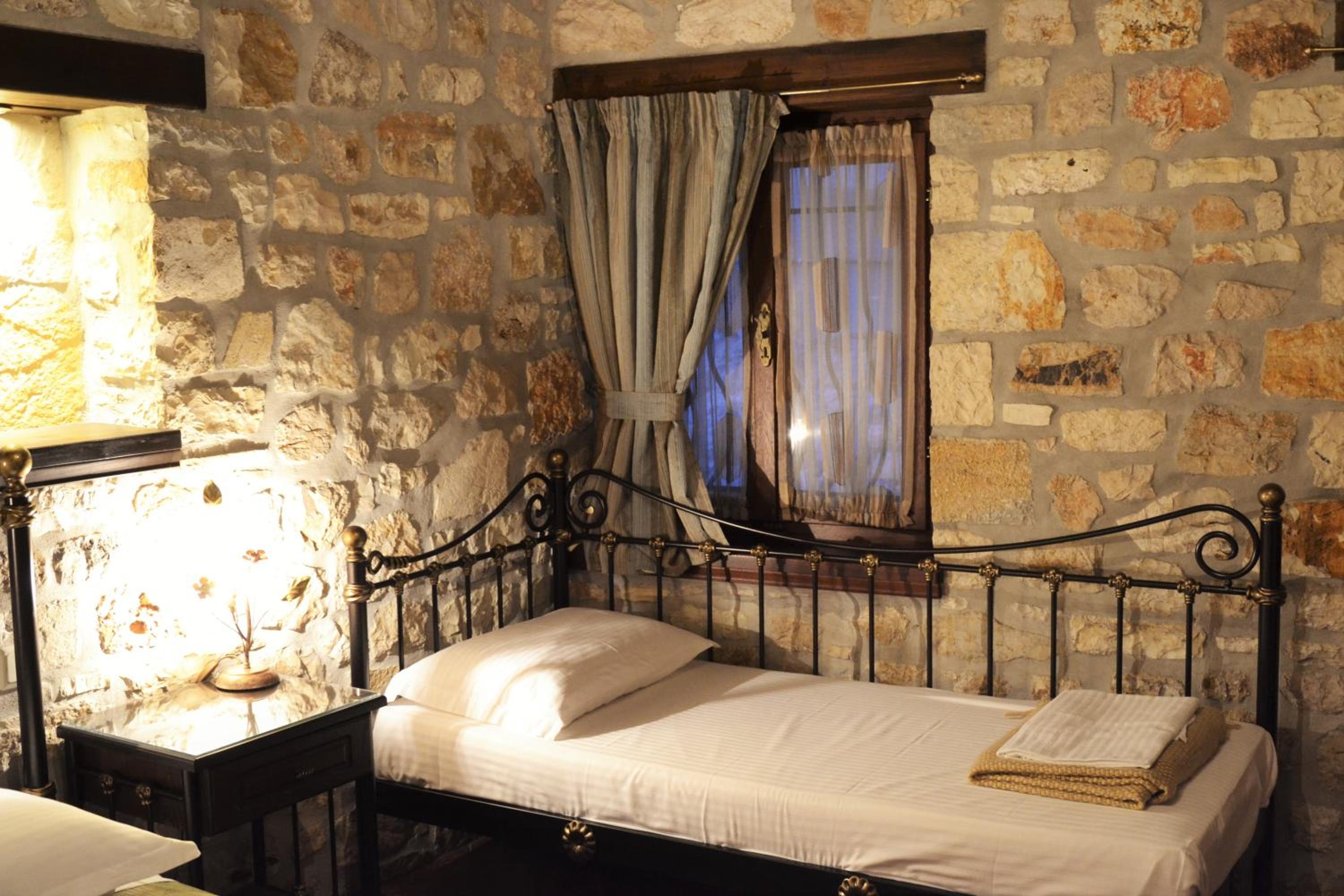 Triple Room - Photo 6
