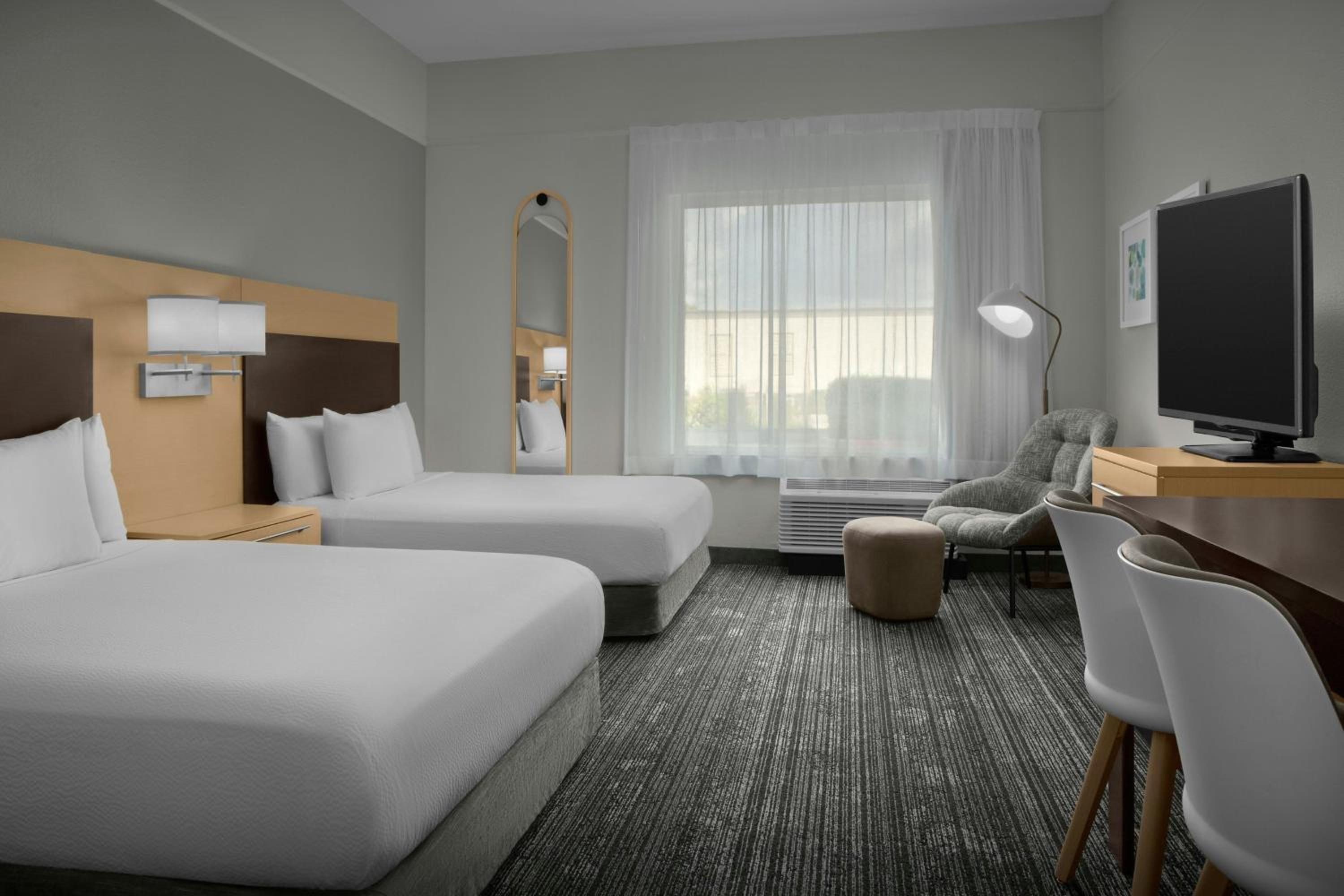 Studio Queen Suite with Roll-In Shower - Mobility/Hearing Accessible