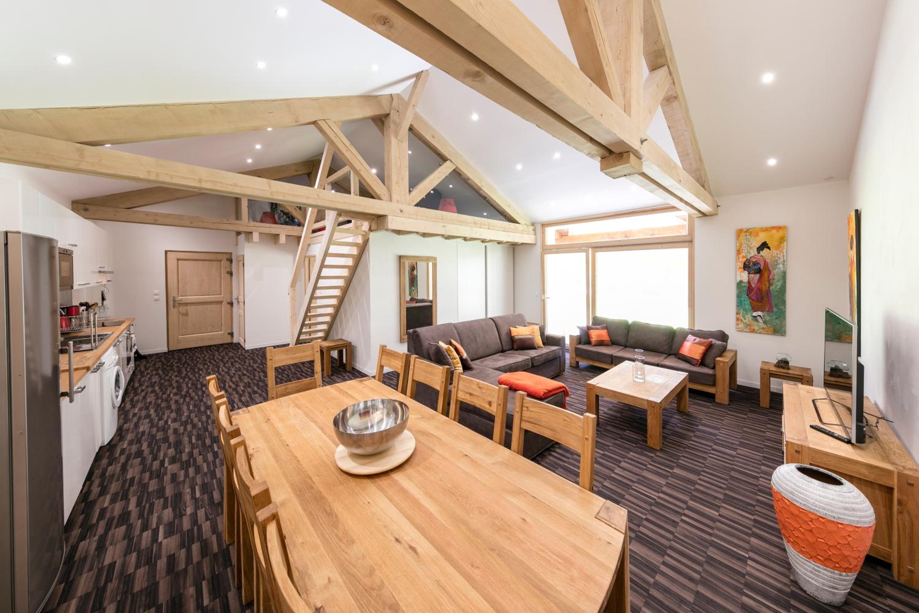 Apartment (14 Adults)