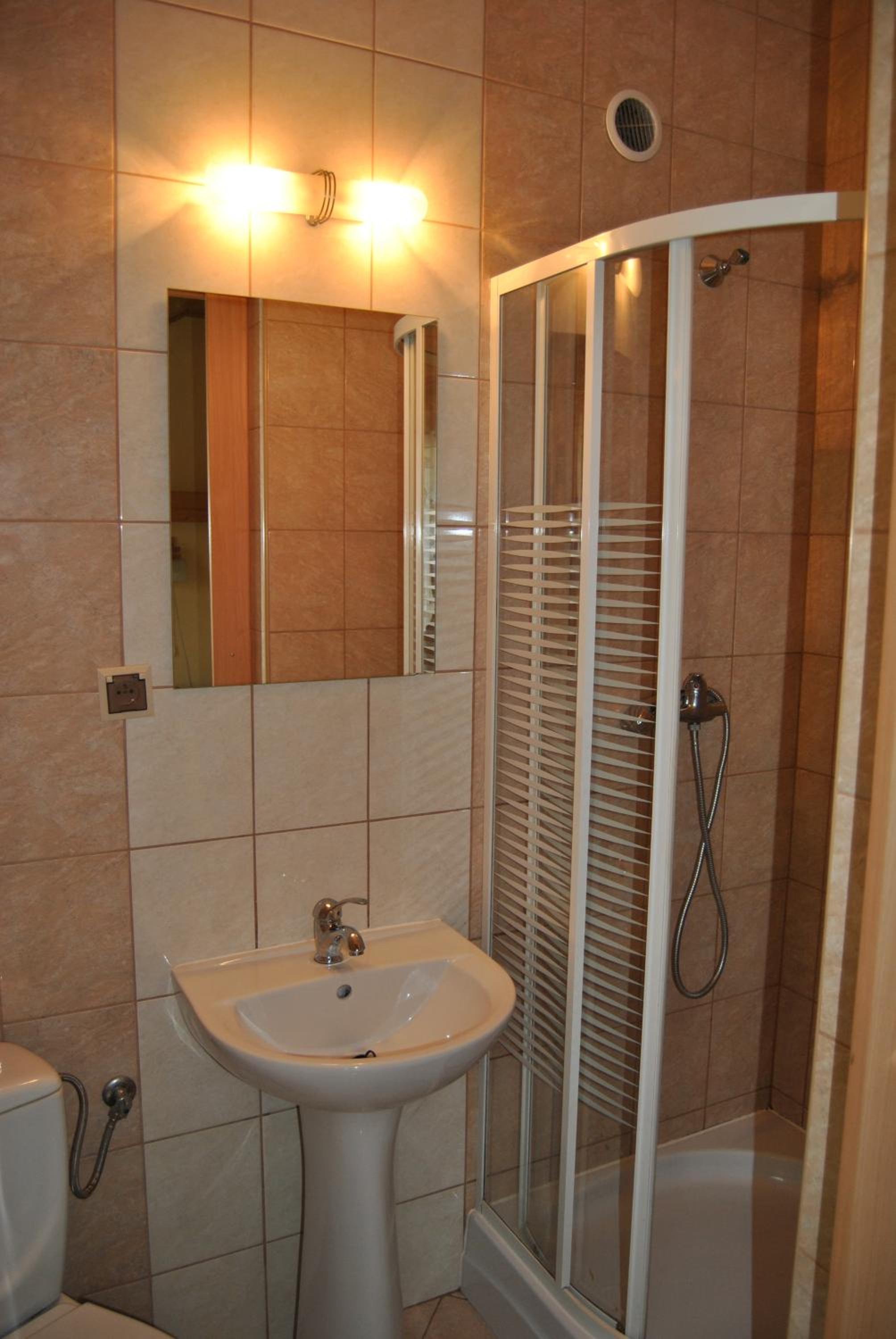 Twin Room - Photo 17