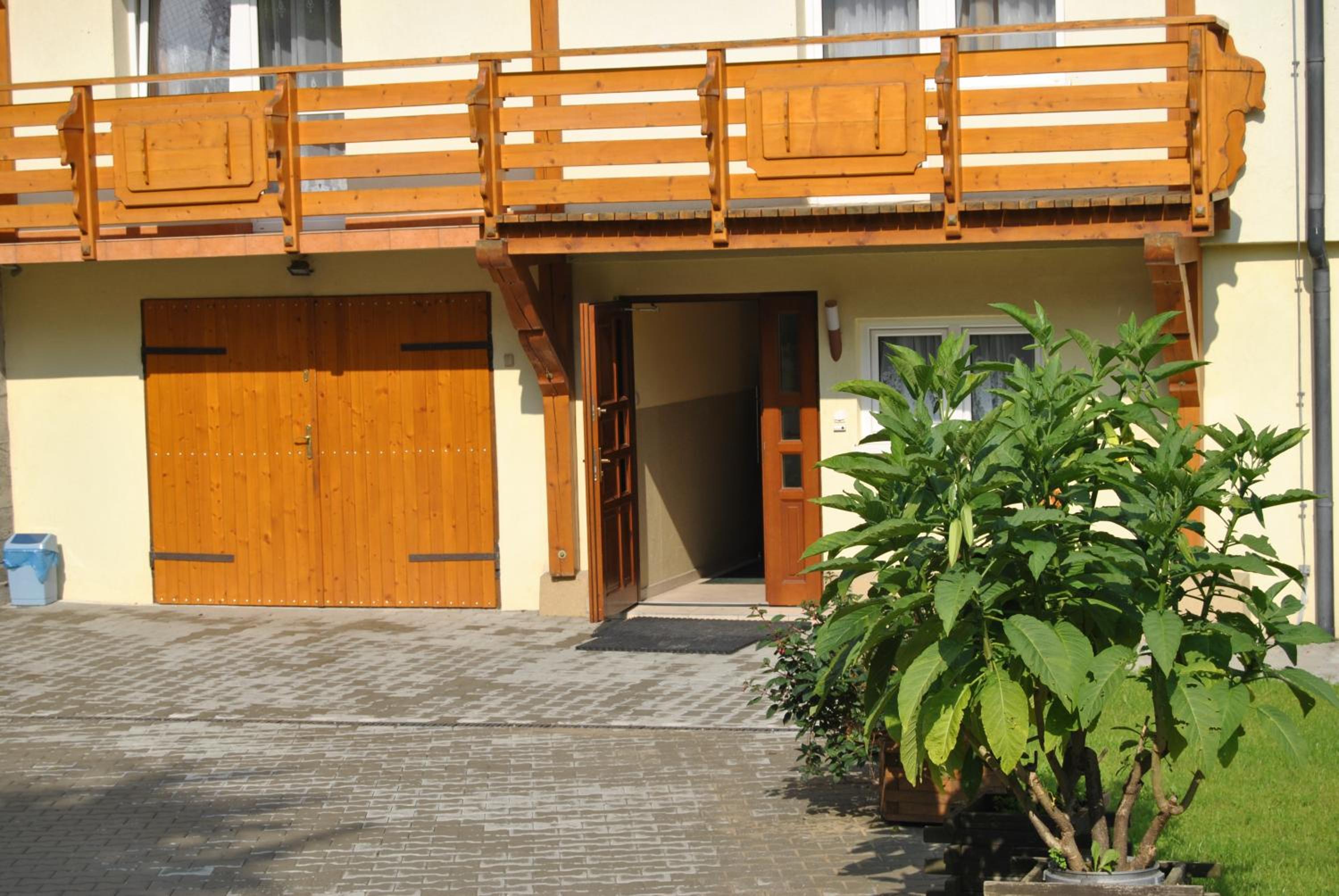 Twin Room - Photo 15
