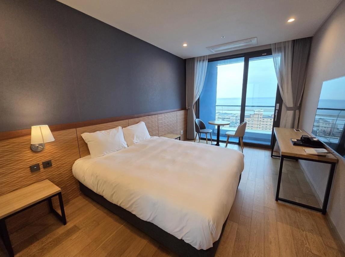 Deluxe Double Room with Sea View