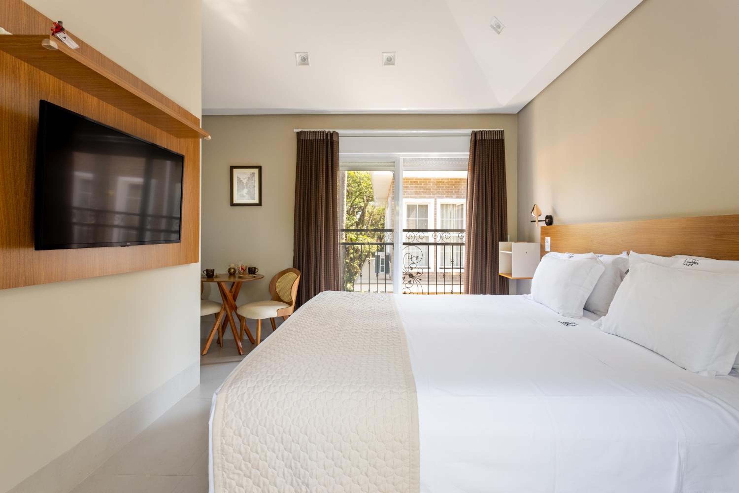 Suite with Balcony photo 1