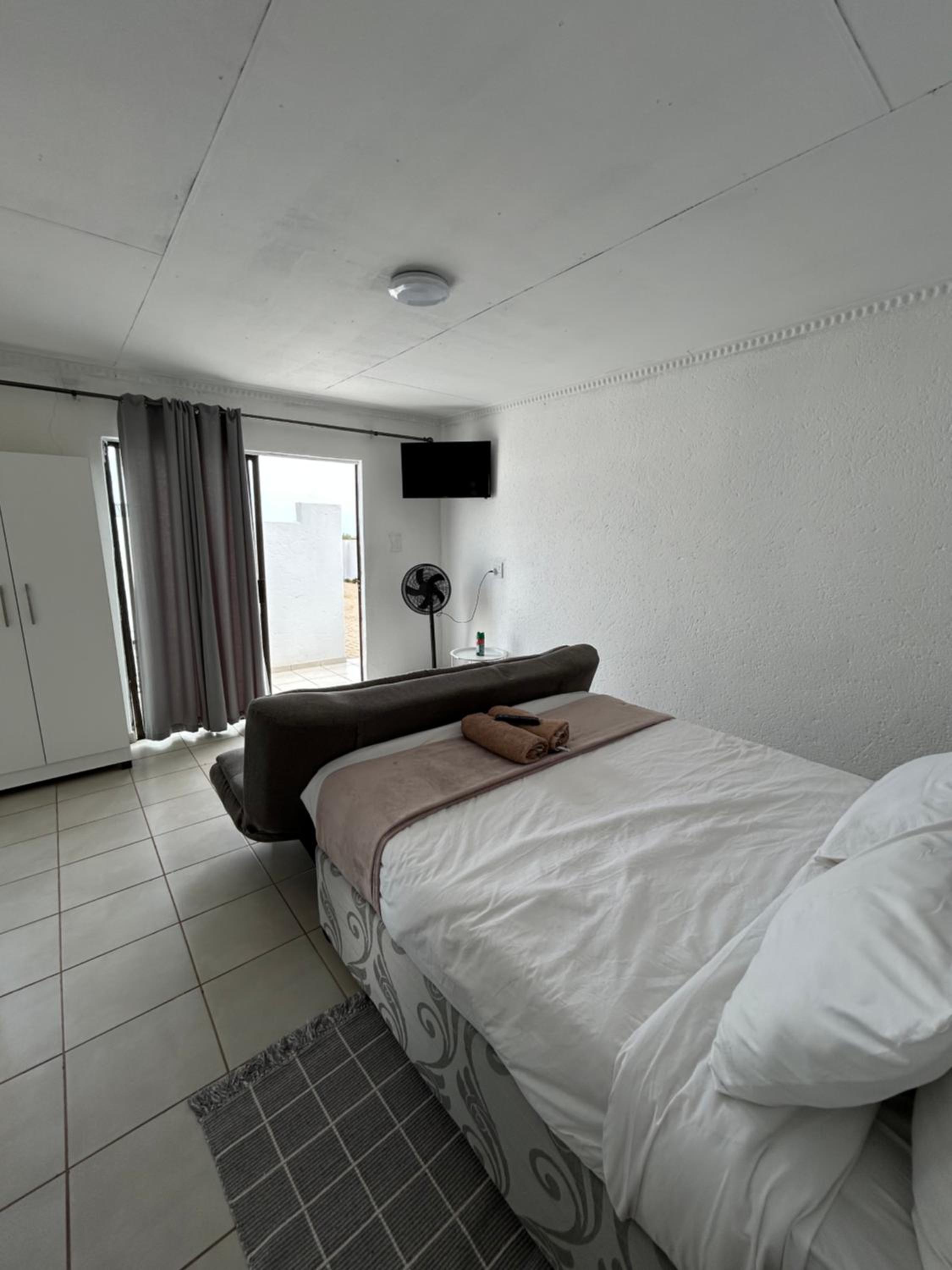 Double Room with Patio photo 2
