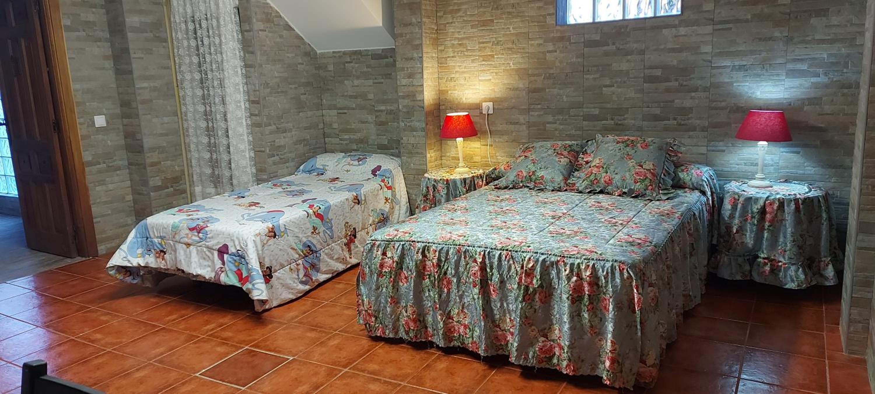Triple Room with Bathroom photo 2