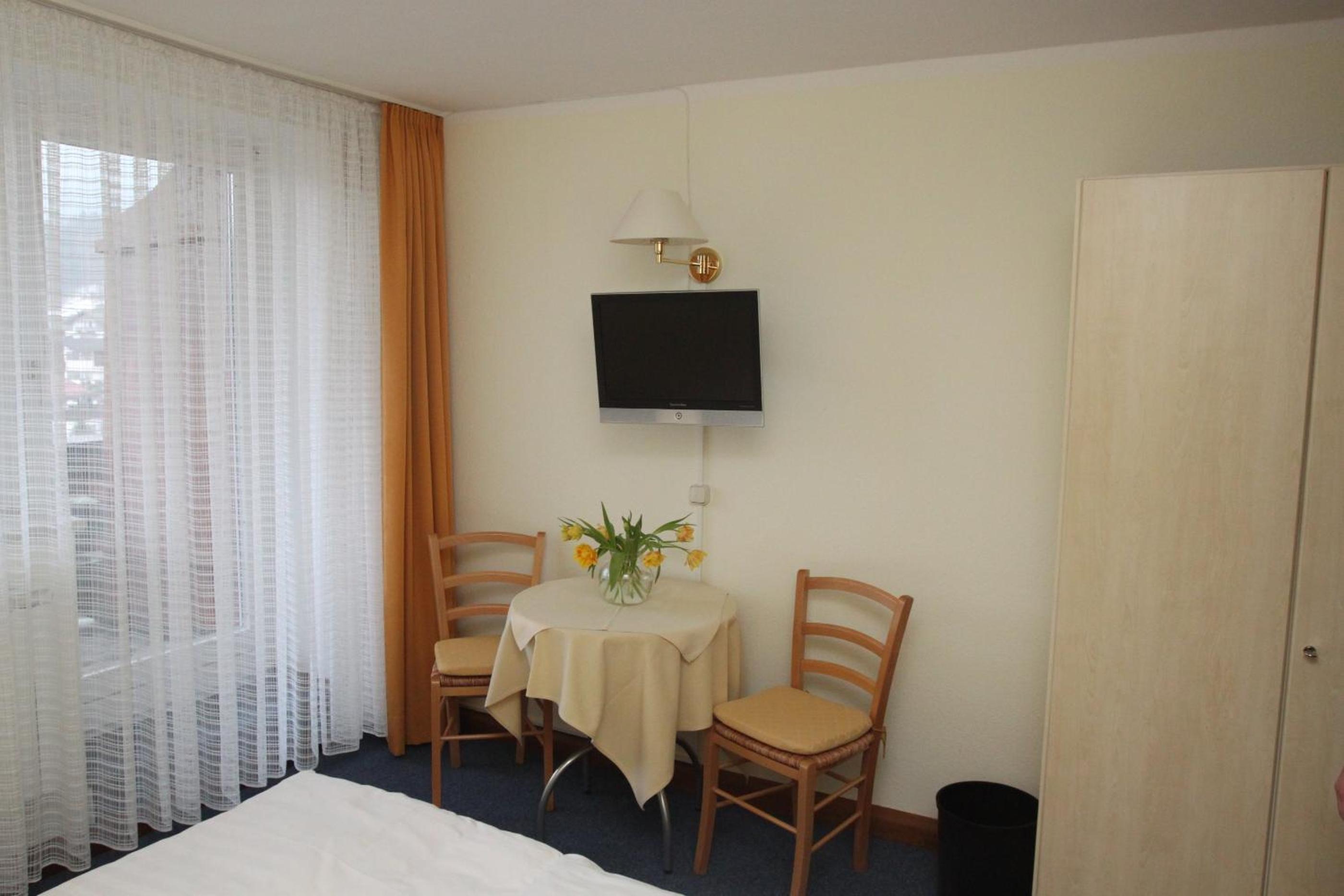 Economy Double Room photo 3
