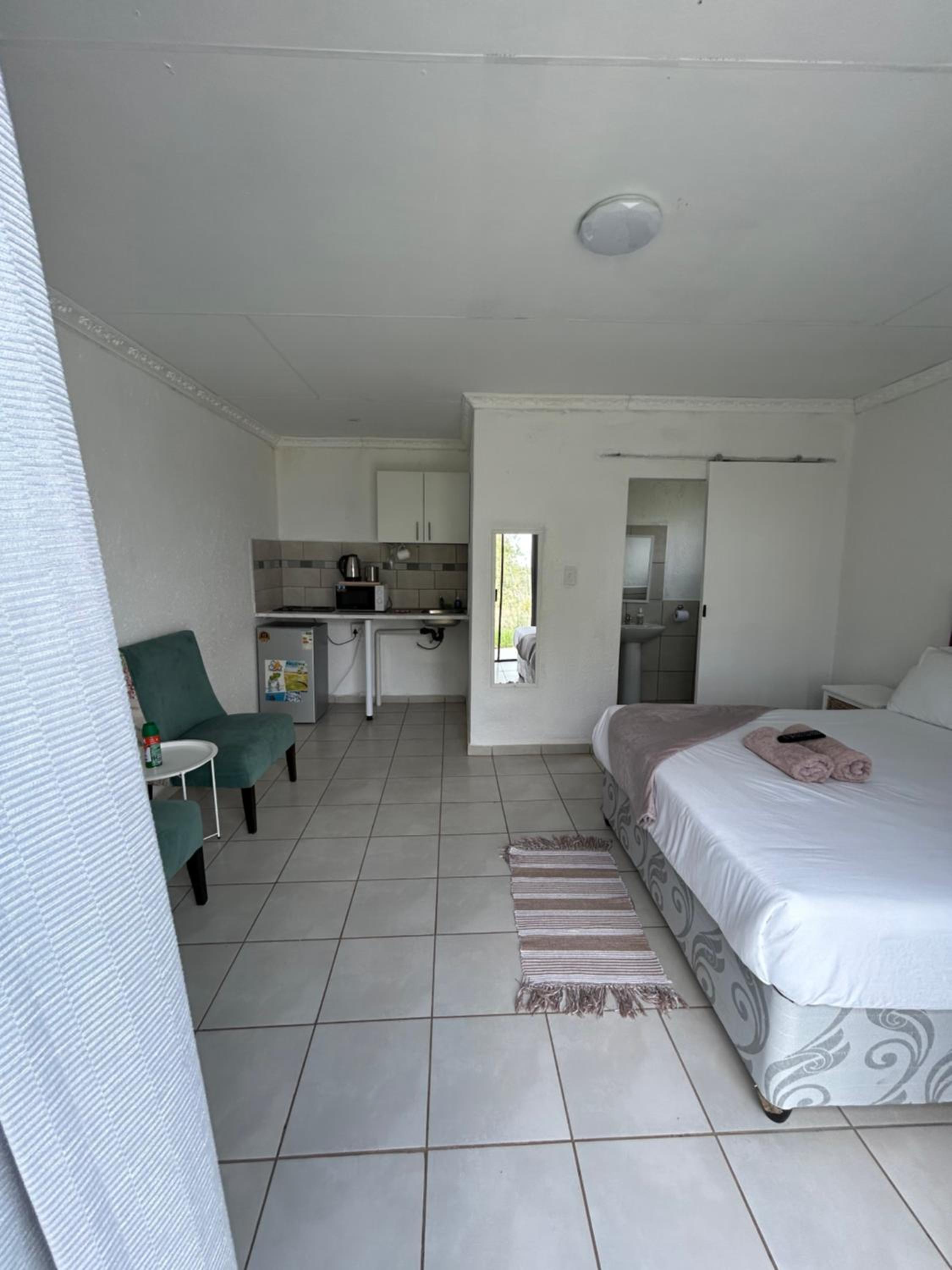 Deluxe Double or Twin Room photo 3